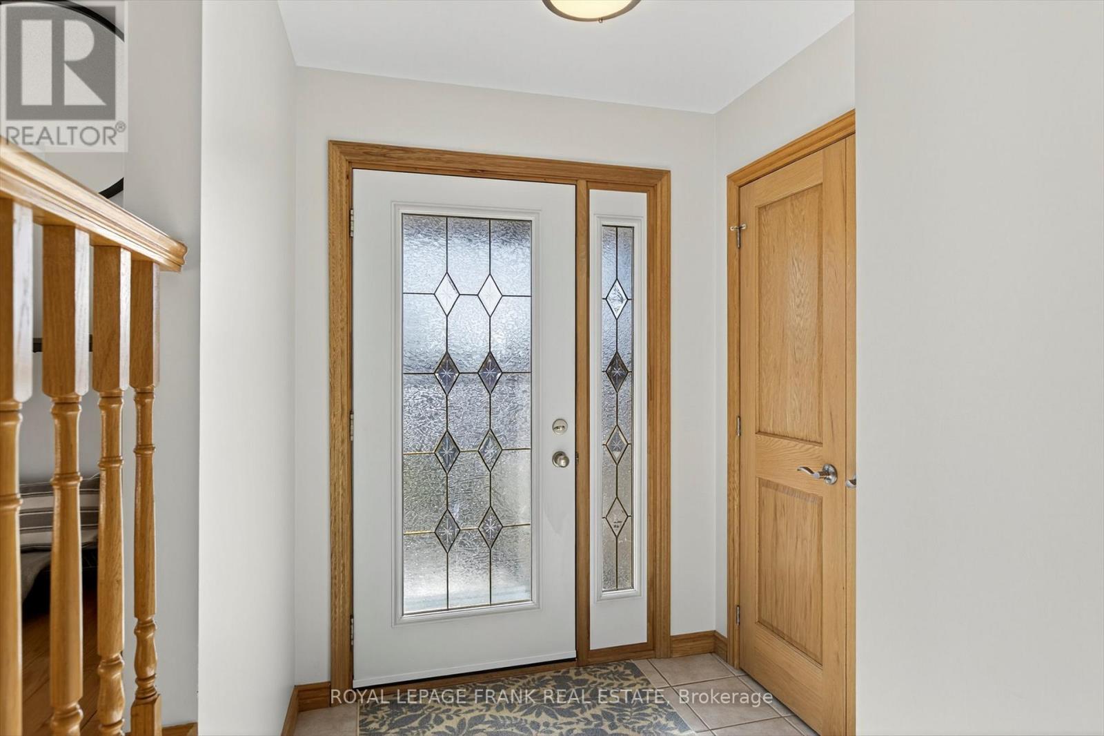 38 Clearview Court, Peterborough (Monaghan Ward 2), Ontario  K9K 2A3 - Photo 4 - X12563512