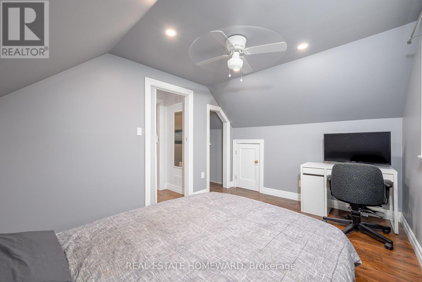 521 O'connell Road, Peterborough (Otonabee Ward 1), Ontario  K9J 4E2 - Photo 14 - X12563410