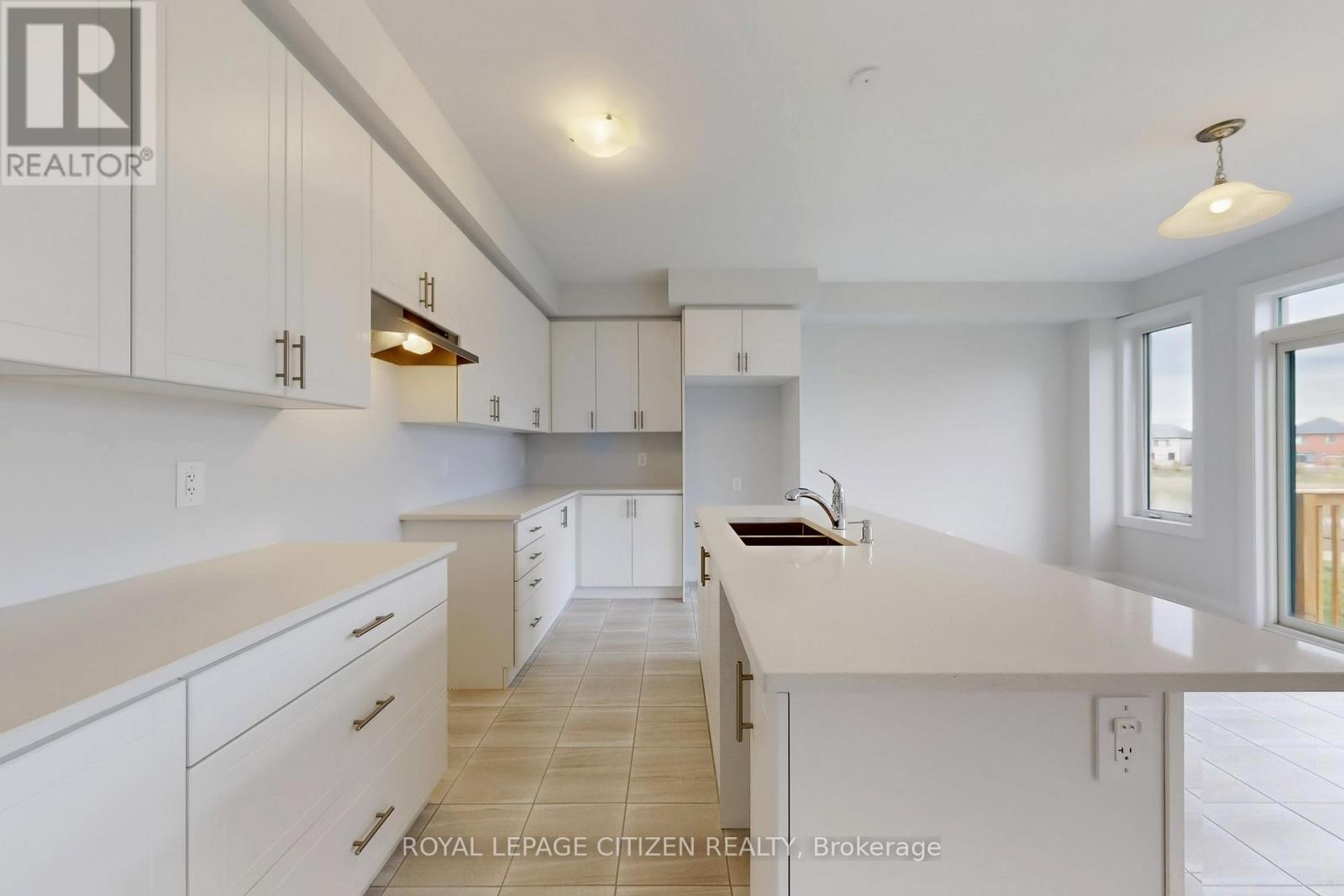 200 St. Joseph Road, Kawartha Lakes (Lindsay), Ontario  K9V 6A9 - Photo 11 - X12564012