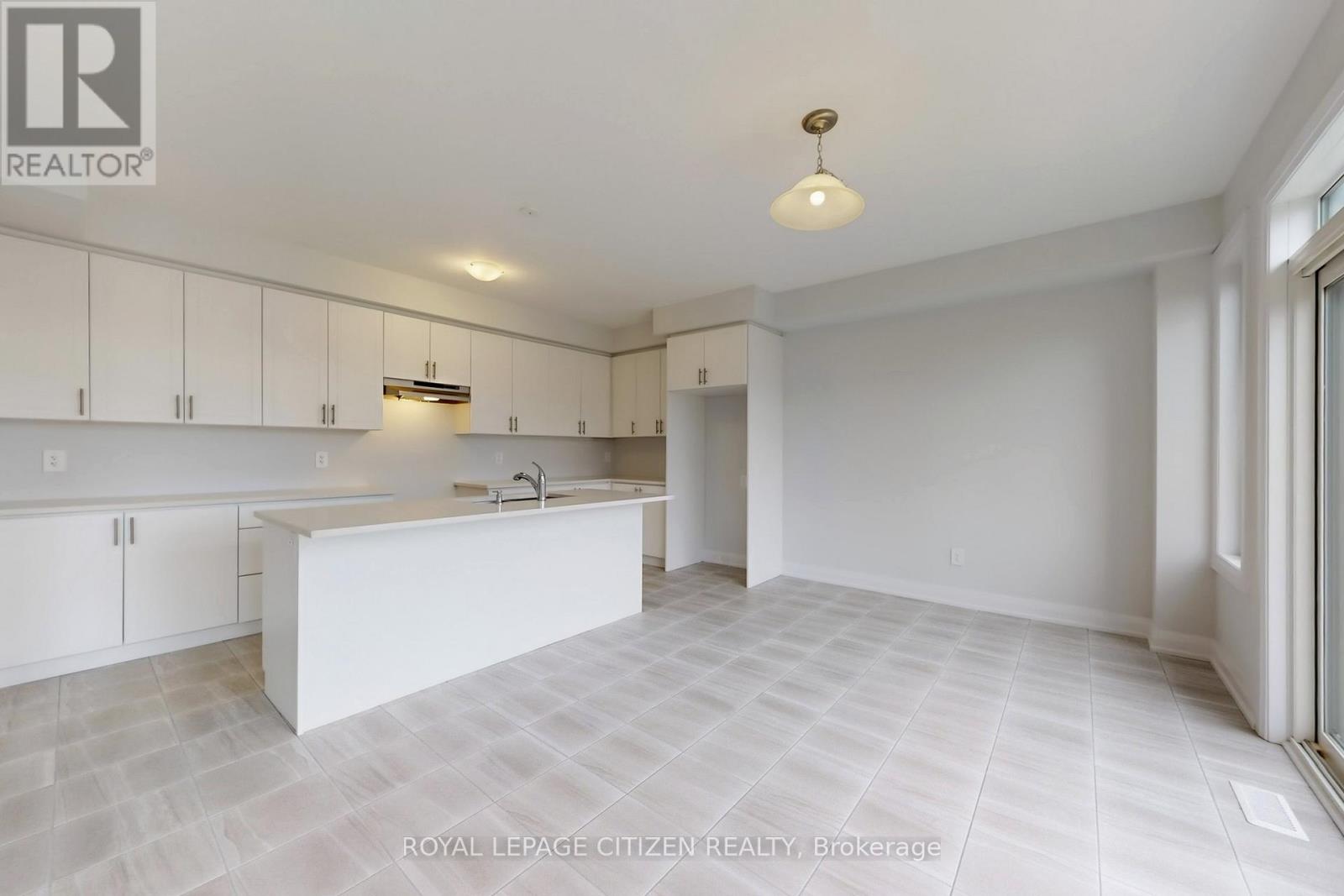 200 St. Joseph Road, Kawartha Lakes (Lindsay), Ontario  K9V 6A9 - Photo 14 - X12564012