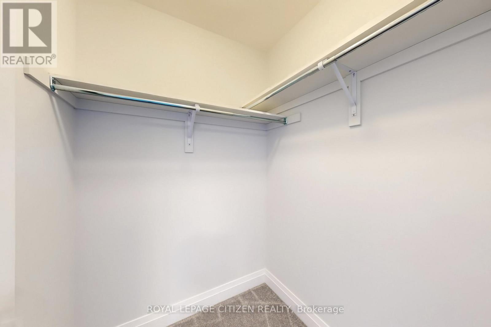 200 St. Joseph Road, Kawartha Lakes (Lindsay), Ontario  K9V 6A9 - Photo 36 - X12564012