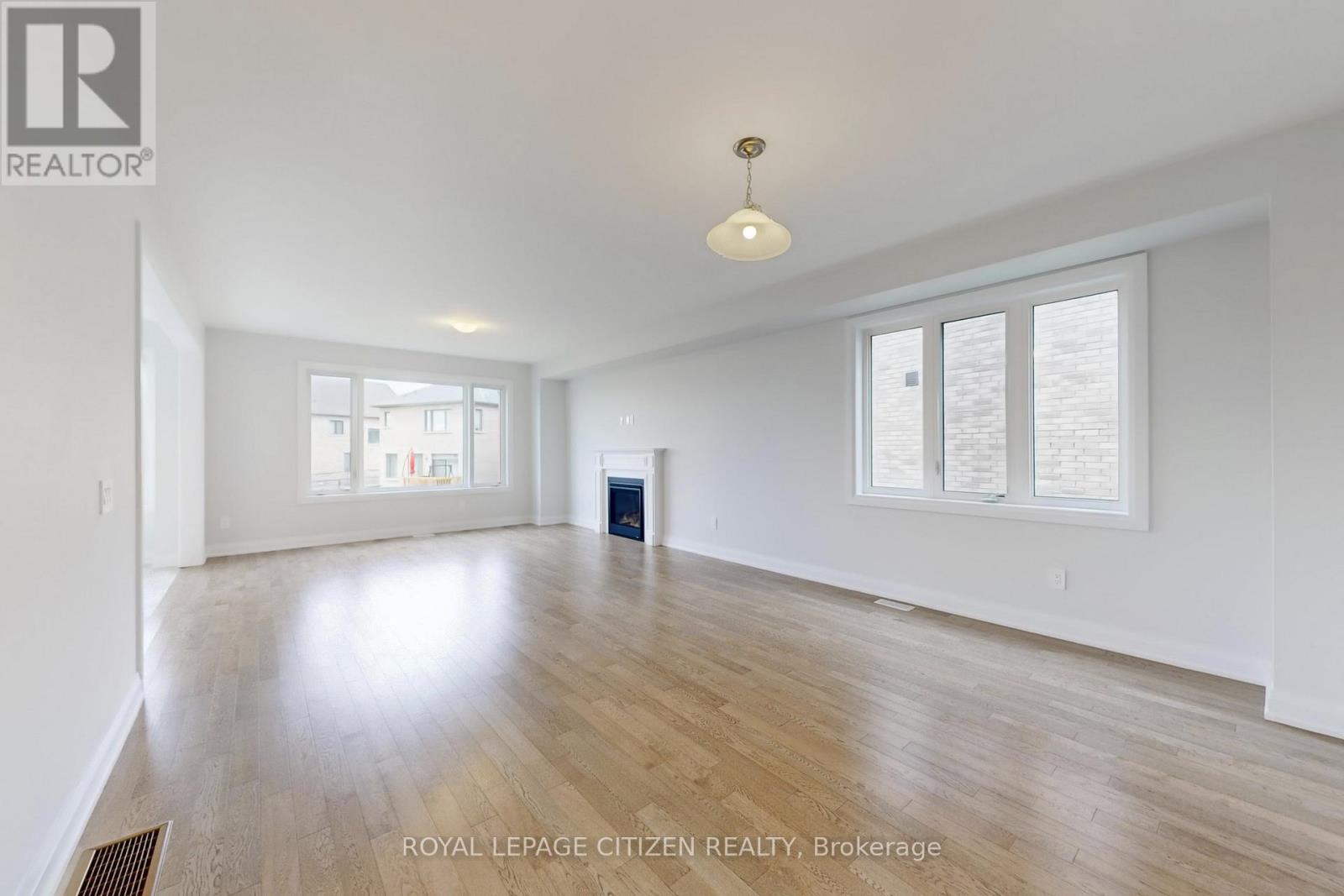 200 St. Joseph Road, Kawartha Lakes (Lindsay), Ontario  K9V 6A9 - Photo 5 - X12564012