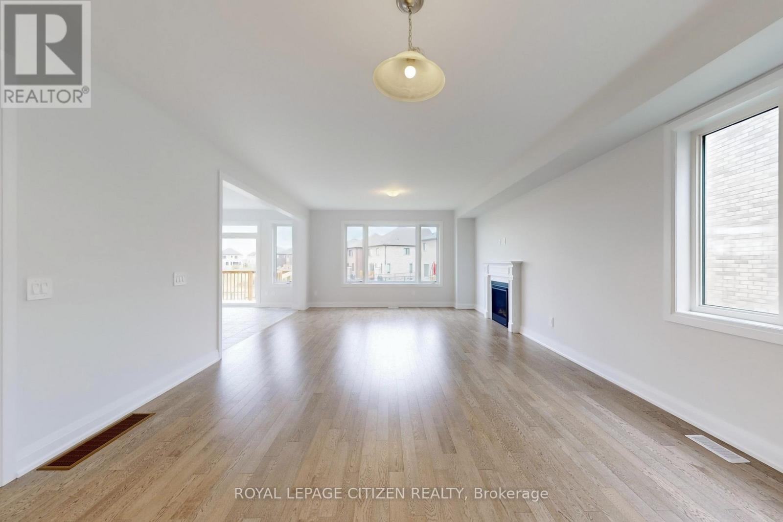 200 St. Joseph Road, Kawartha Lakes (Lindsay), Ontario  K9V 6A9 - Photo 6 - X12564012