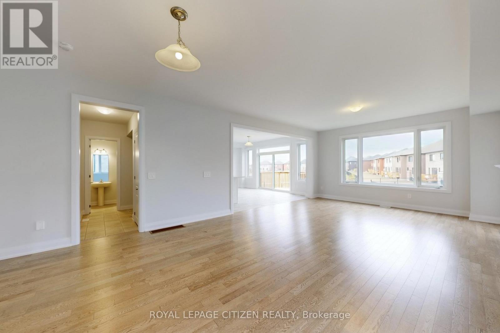 200 St. Joseph Road, Kawartha Lakes (Lindsay), Ontario  K9V 6A9 - Photo 7 - X12564012