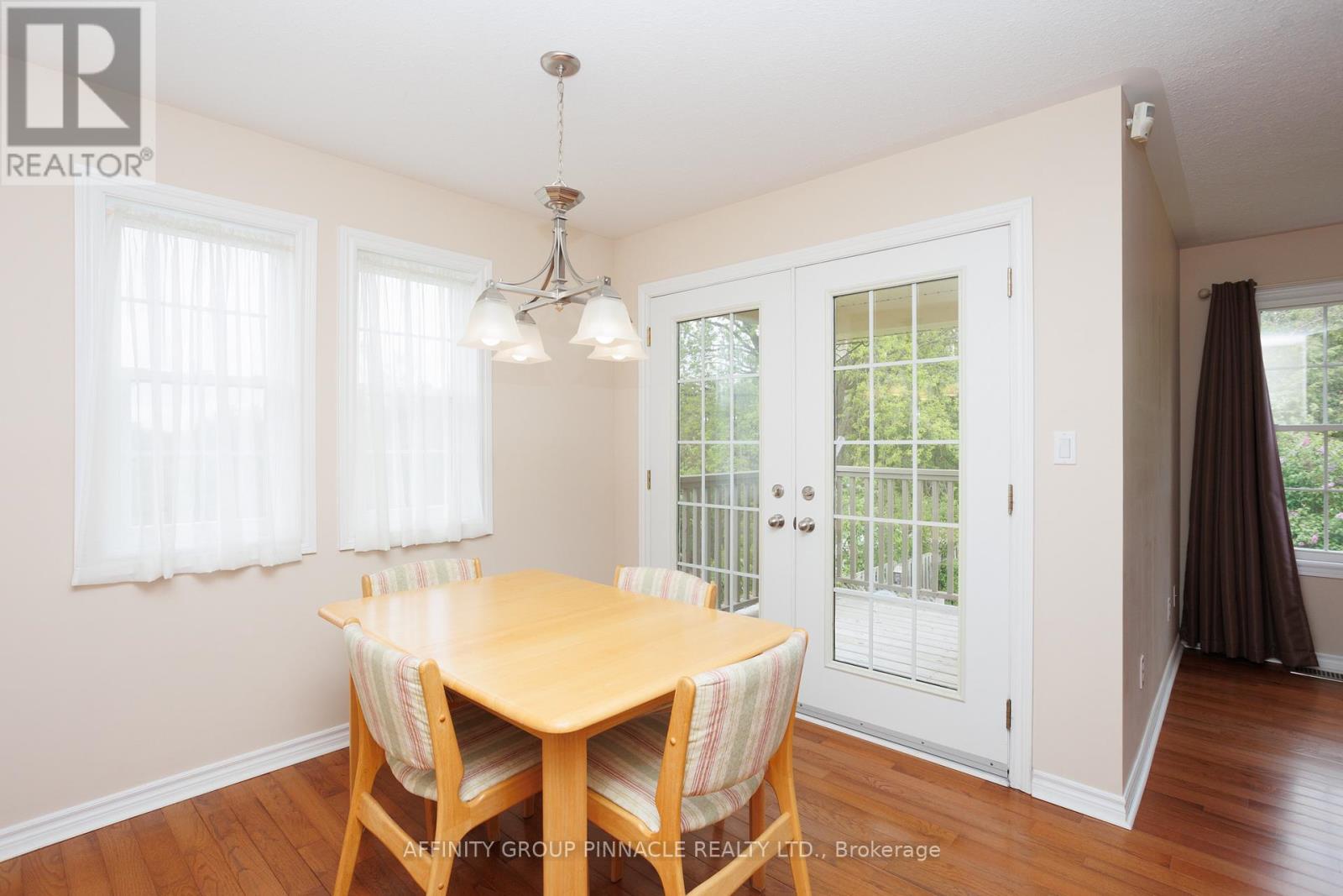 10 Champlain Boulevard, Kawartha Lakes (Lindsay), Ontario  K9V 0H9 - Photo 12 - X12564246