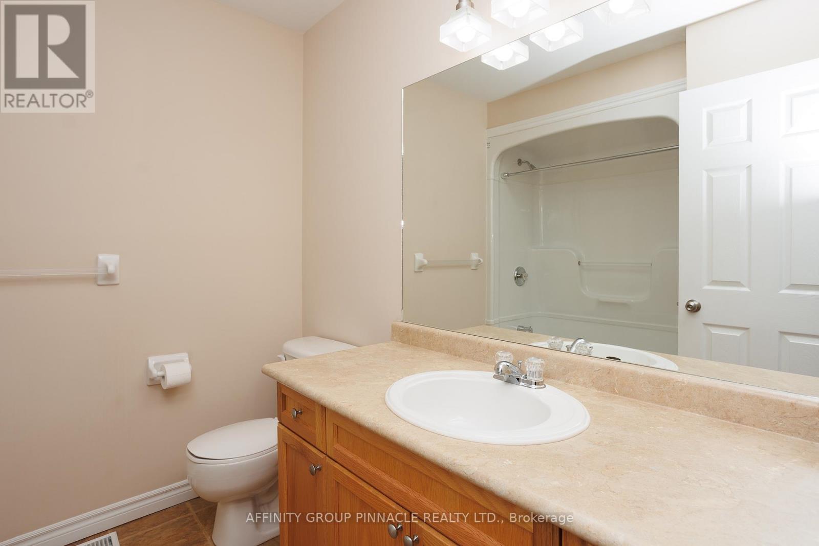 10 Champlain Boulevard, Kawartha Lakes (Lindsay), Ontario  K9V 0H9 - Photo 18 - X12564246