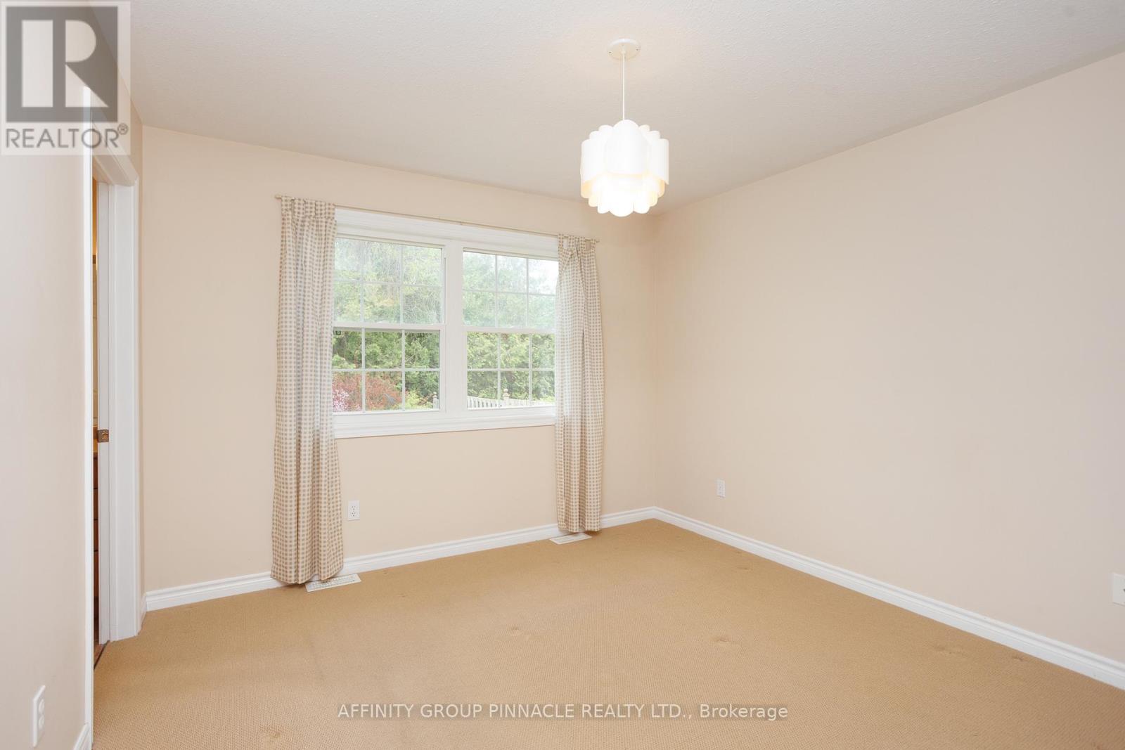 10 Champlain Boulevard, Kawartha Lakes (Lindsay), Ontario  K9V 0H9 - Photo 21 - X12564246