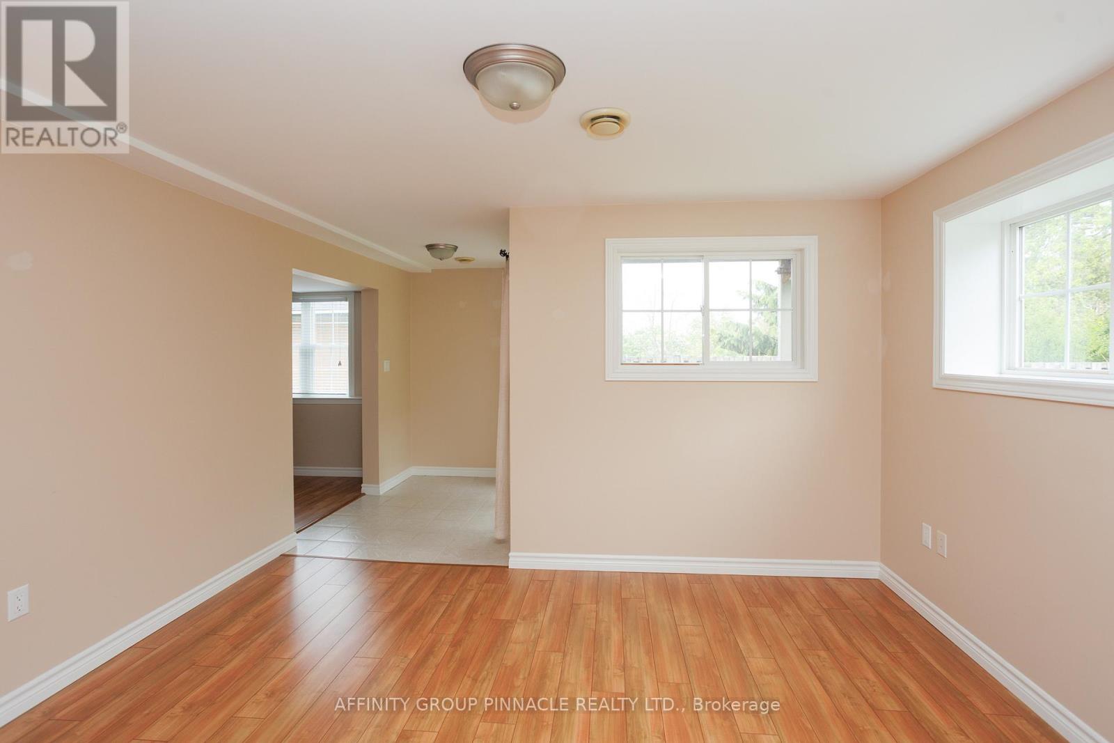 10 Champlain Boulevard, Kawartha Lakes (Lindsay), Ontario  K9V 0H9 - Photo 30 - X12564246