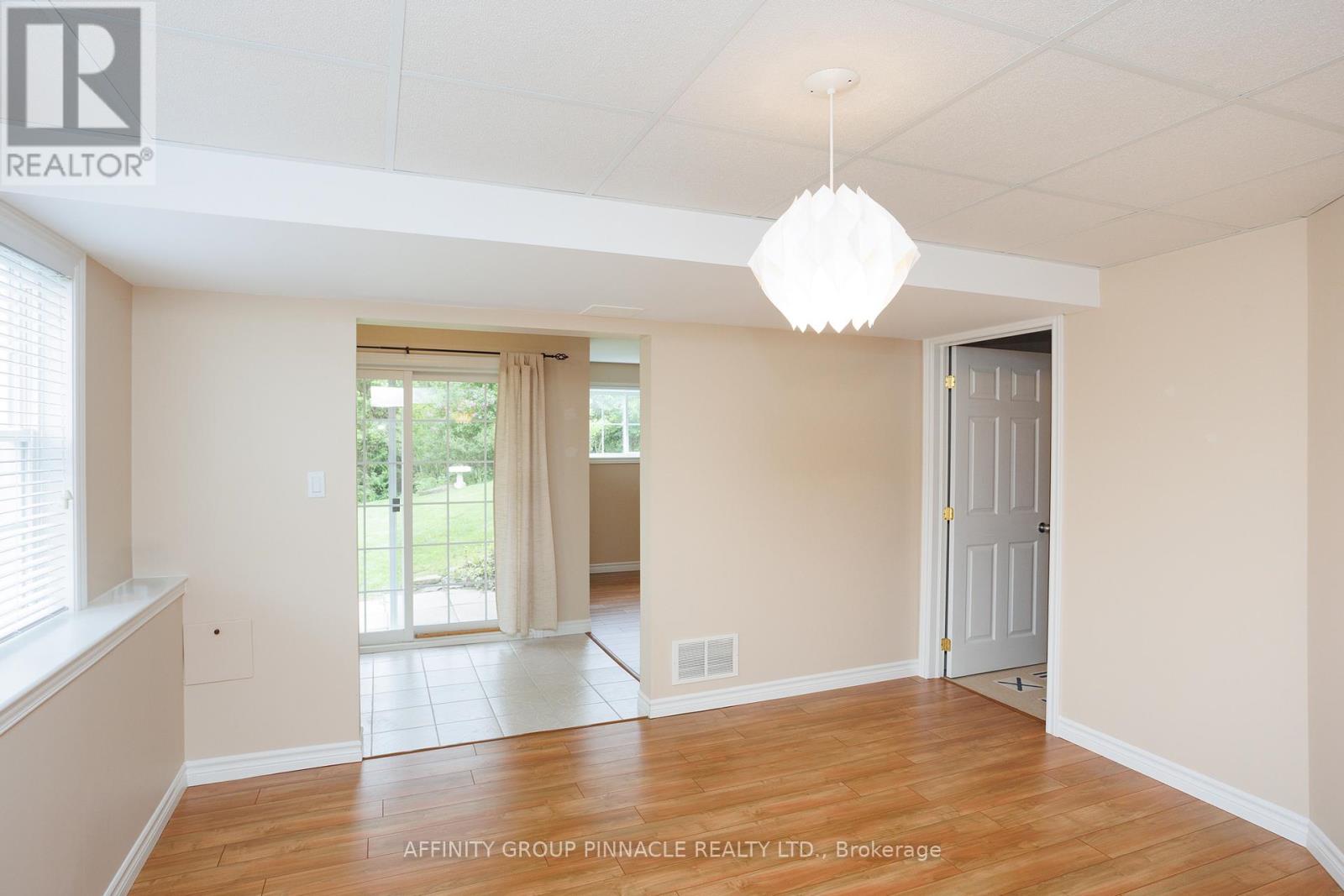 10 Champlain Boulevard, Kawartha Lakes (Lindsay), Ontario  K9V 0H9 - Photo 34 - X12564246