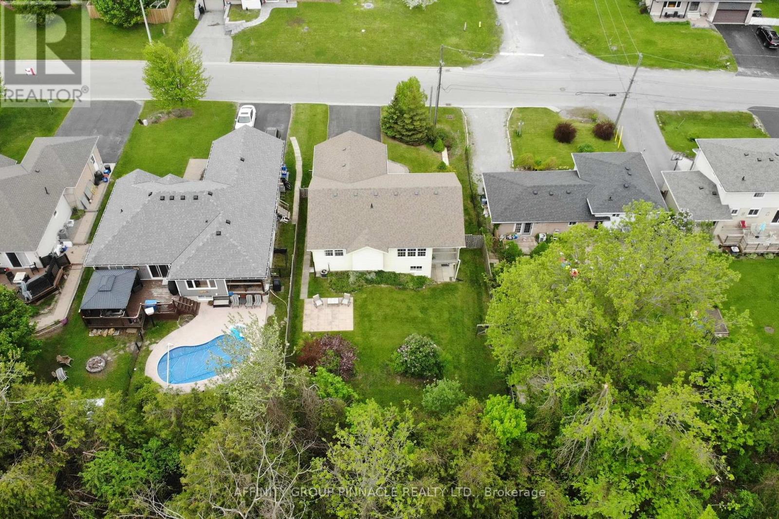 10 Champlain Boulevard, Kawartha Lakes (Lindsay), Ontario  K9V 0H9 - Photo 48 - X12564246