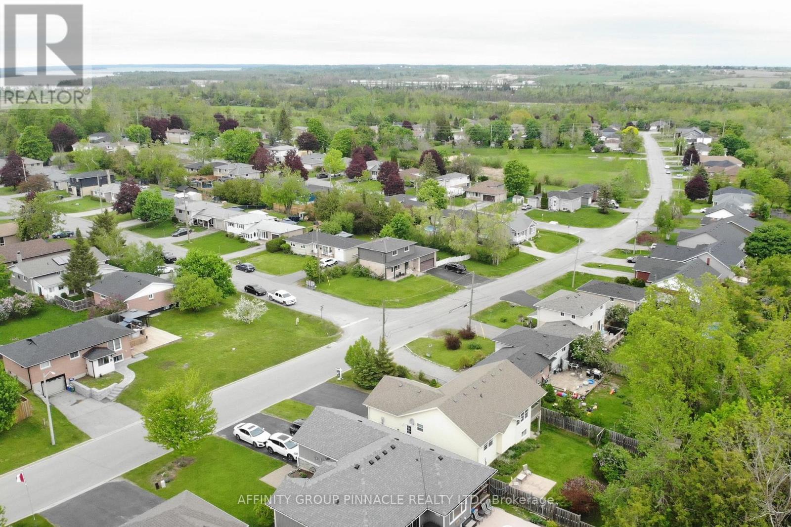 10 Champlain Boulevard, Kawartha Lakes (Lindsay), Ontario  K9V 0H9 - Photo 50 - X12564246