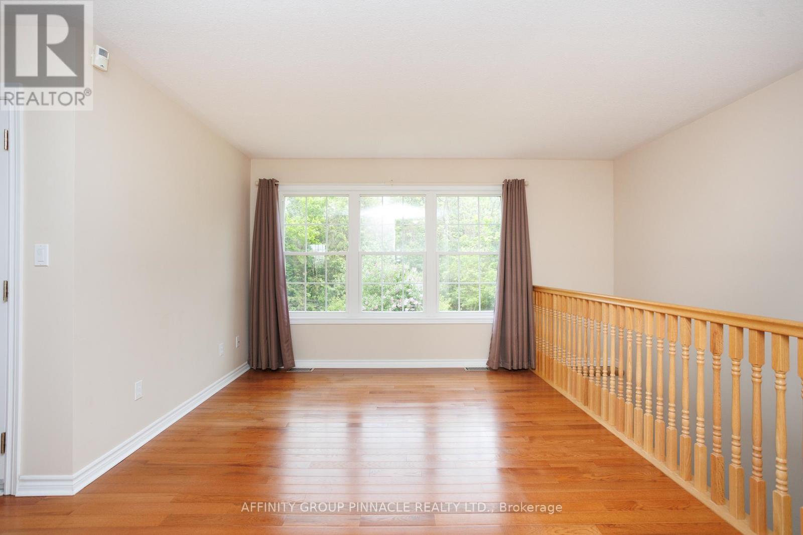 10 Champlain Boulevard, Kawartha Lakes (Lindsay), Ontario  K9V 0H9 - Photo 6 - X12564246