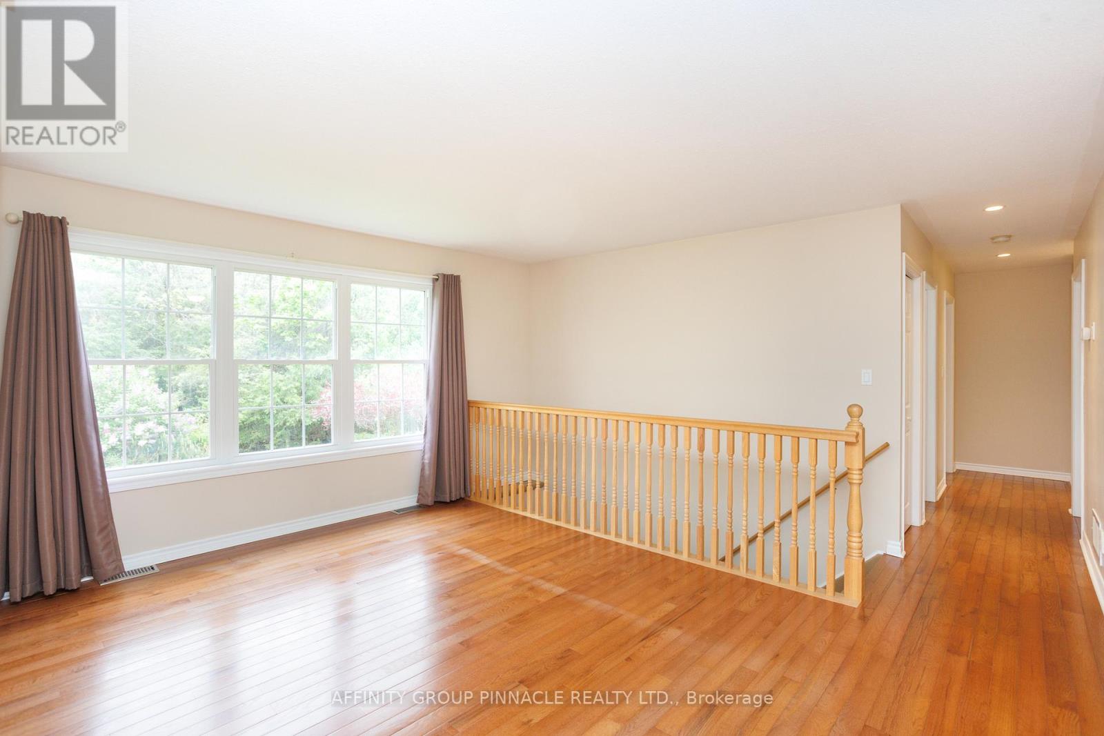 10 Champlain Boulevard, Kawartha Lakes (Lindsay), Ontario  K9V 0H9 - Photo 8 - X12564246