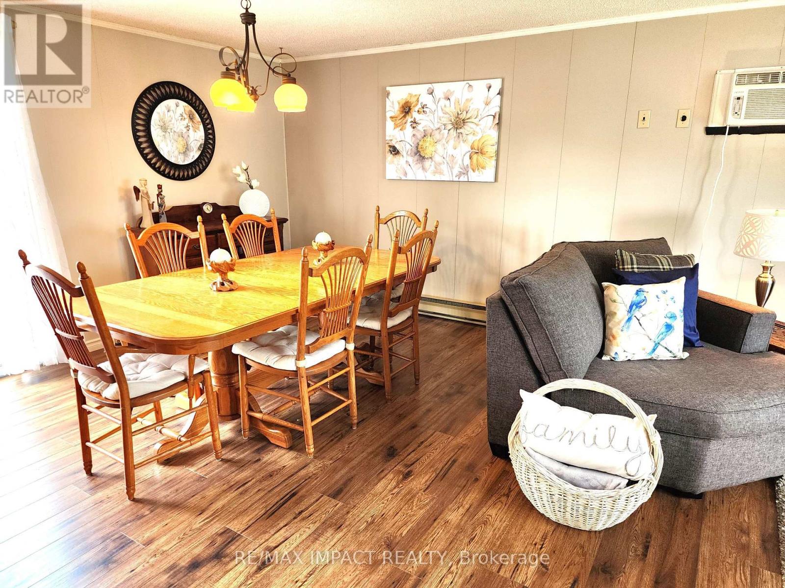 4 Champlain Court, Clarington (Newcastle), Ontario  L1B 1A5 - Photo 9 - E12564514