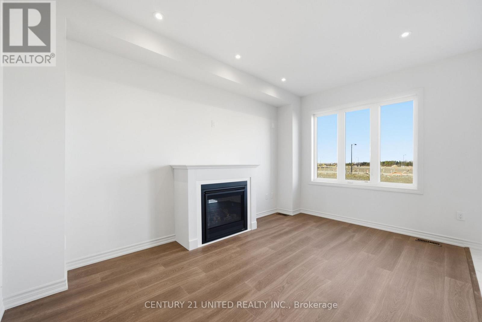 132 Sanderson Drive, Kawartha Lakes (Lindsay), Ontario  K9V 0S7 - Photo 10 - X12564488