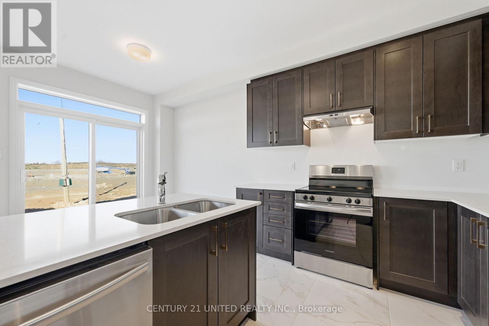 132 Sanderson Drive, Kawartha Lakes (Lindsay), Ontario  K9V 0S7 - Photo 18 - X12564488