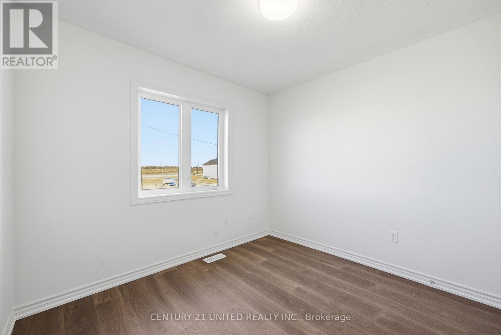 132 Sanderson Drive, Kawartha Lakes (Lindsay), Ontario  K9V 0S7 - Photo 33 - X12564488