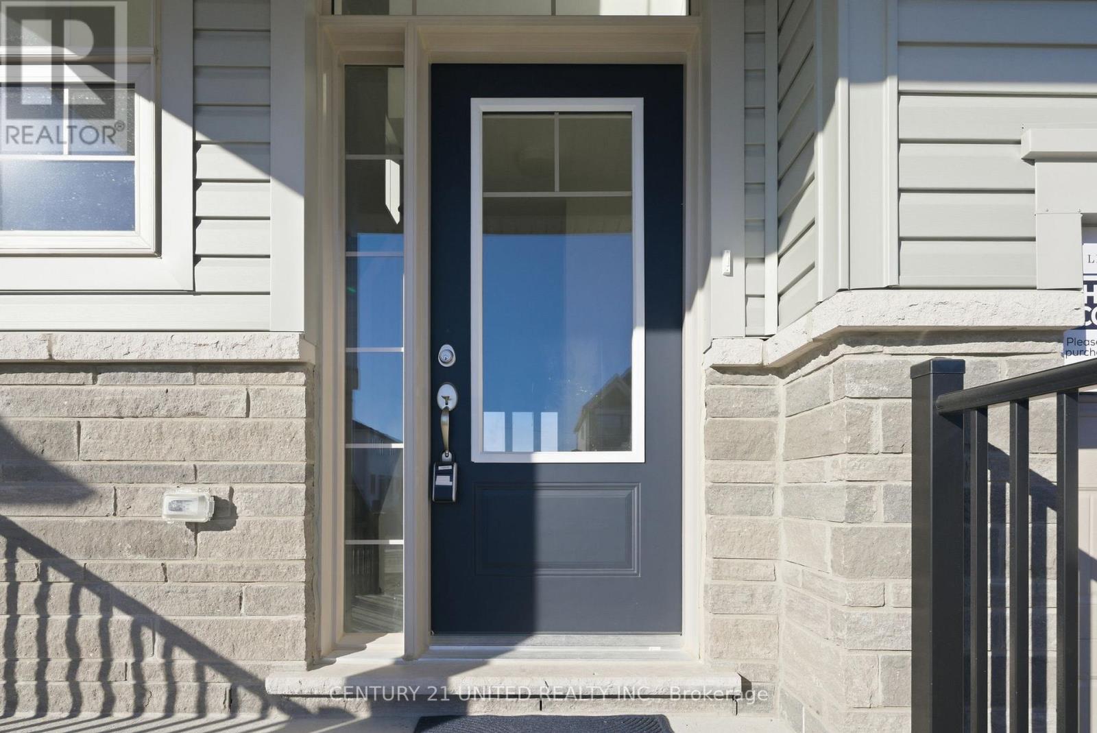 132 Sanderson Drive, Kawartha Lakes (Lindsay), Ontario  K9V 0S7 - Photo 4 - X12564488