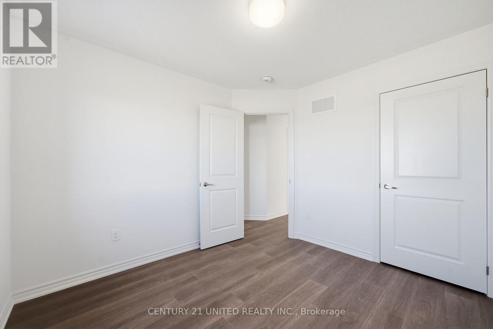 132 Sanderson Drive, Kawartha Lakes (Lindsay), Ontario  K9V 0S7 - Photo 42 - X12564488