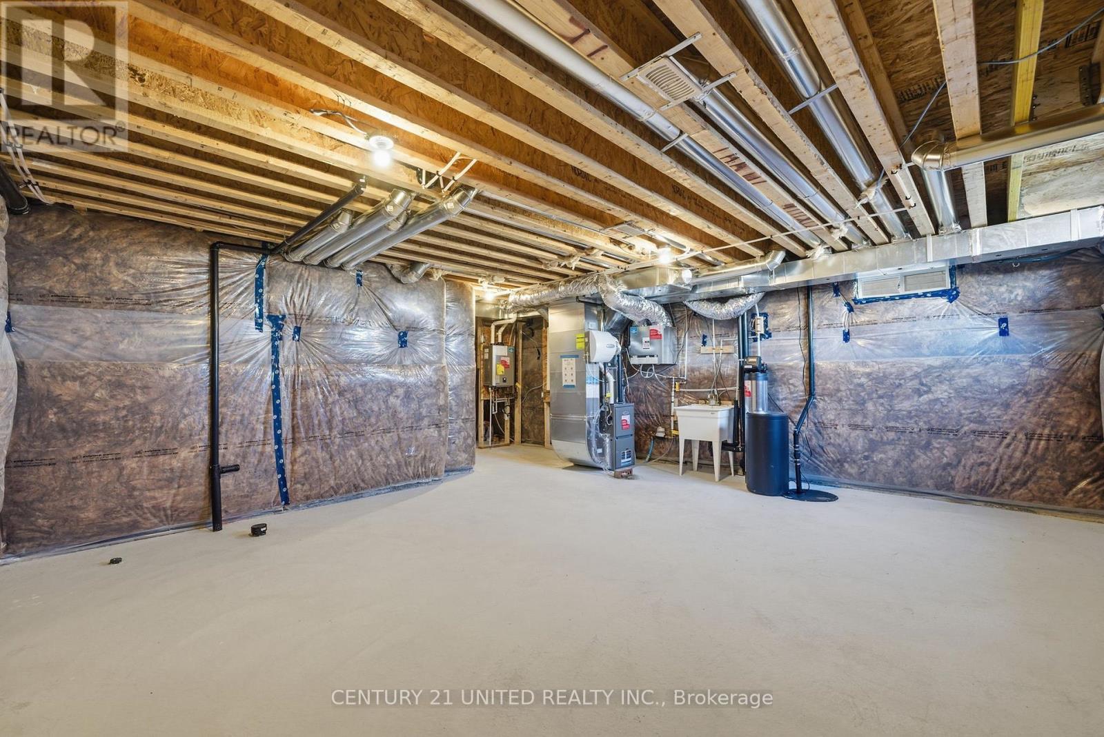 132 Sanderson Drive, Kawartha Lakes (Lindsay), Ontario  K9V 0S7 - Photo 44 - X12564488