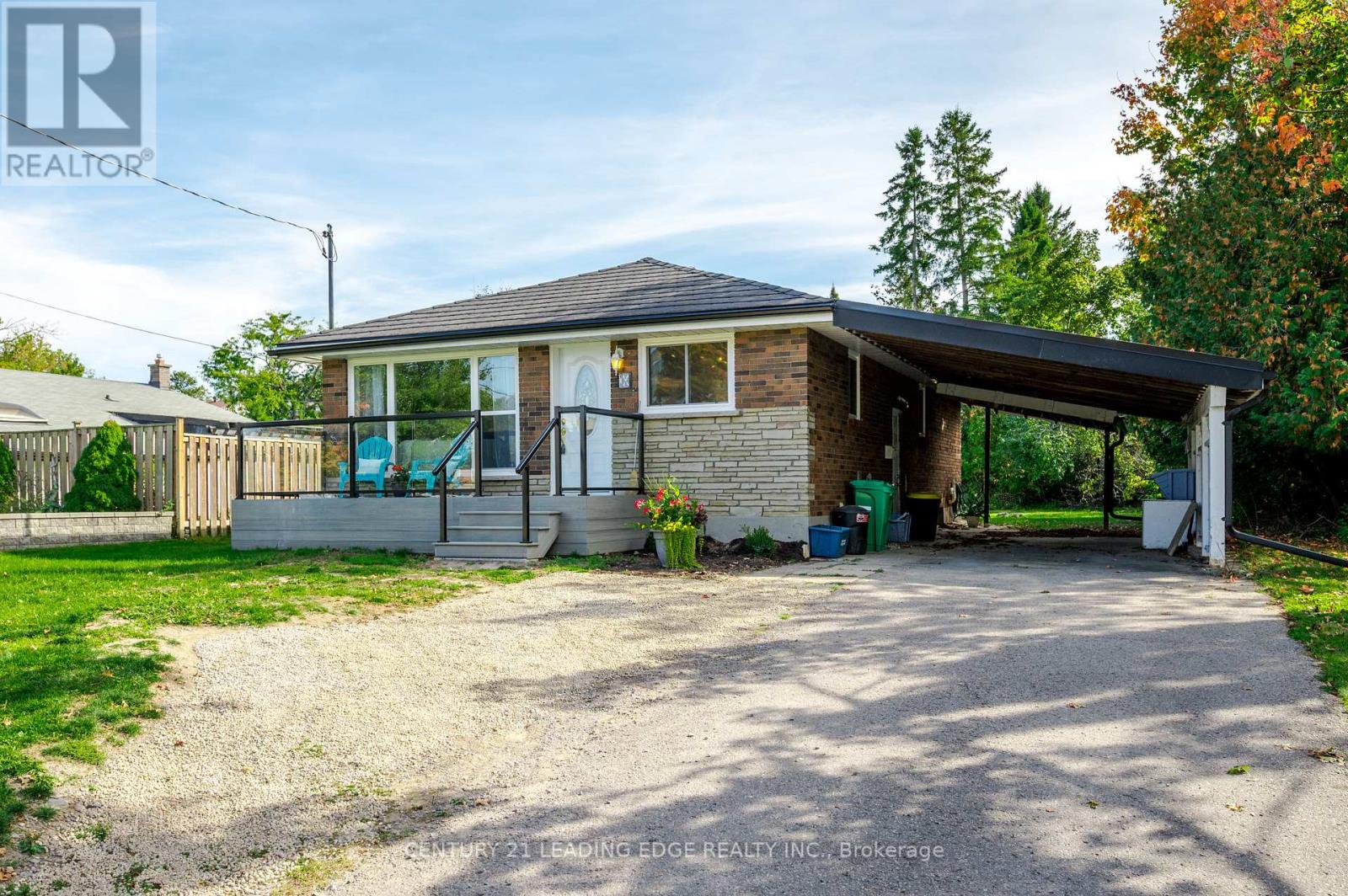 Upper - 18 Daleview Avenue, Peterborough (Monaghan Ward 2), Ontario  K9J 1L5 - Photo 1 - X12564774