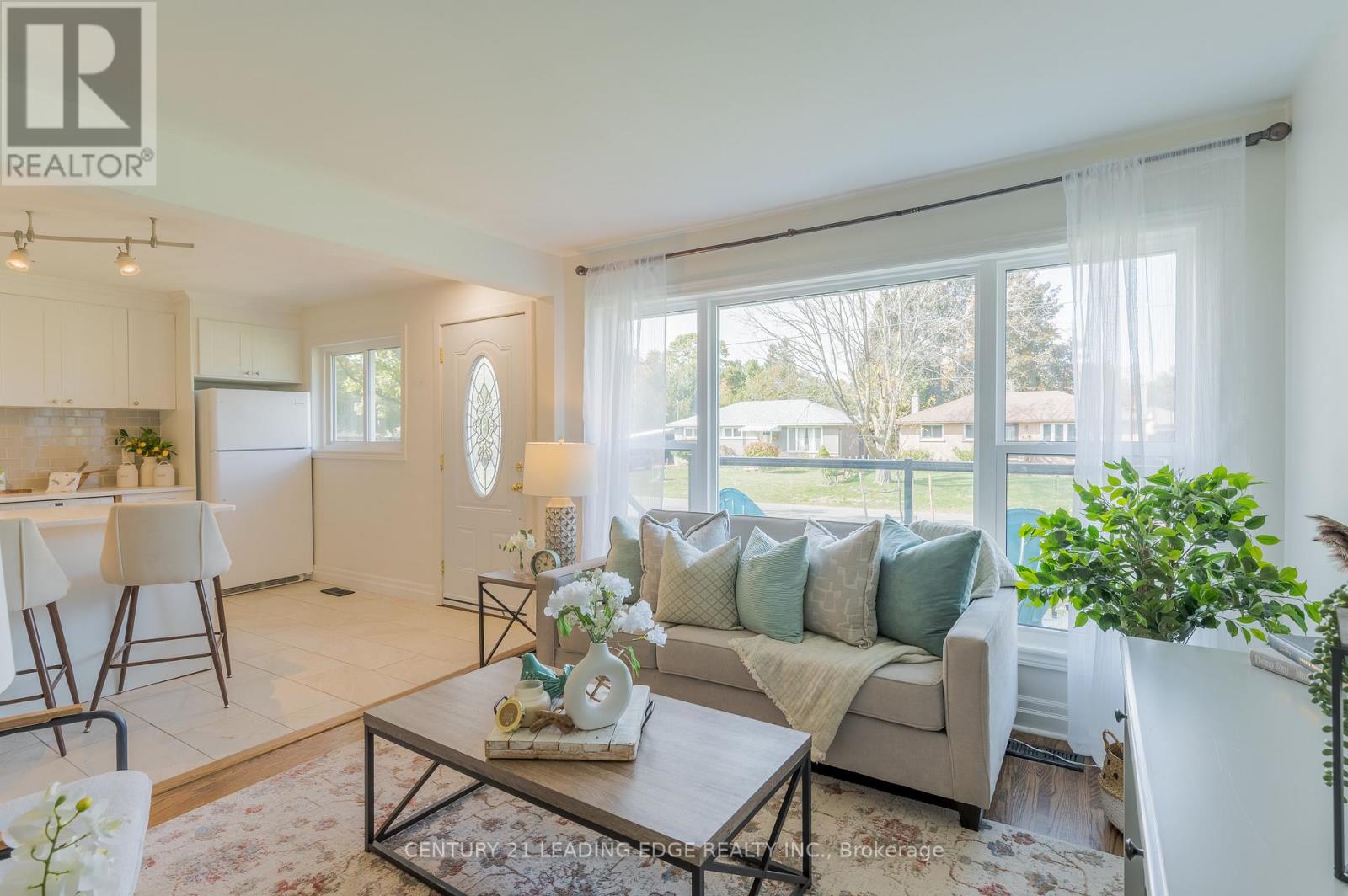 Upper - 18 Daleview Avenue, Peterborough (Monaghan Ward 2), Ontario  K9J 1L5 - Photo 13 - X12564774