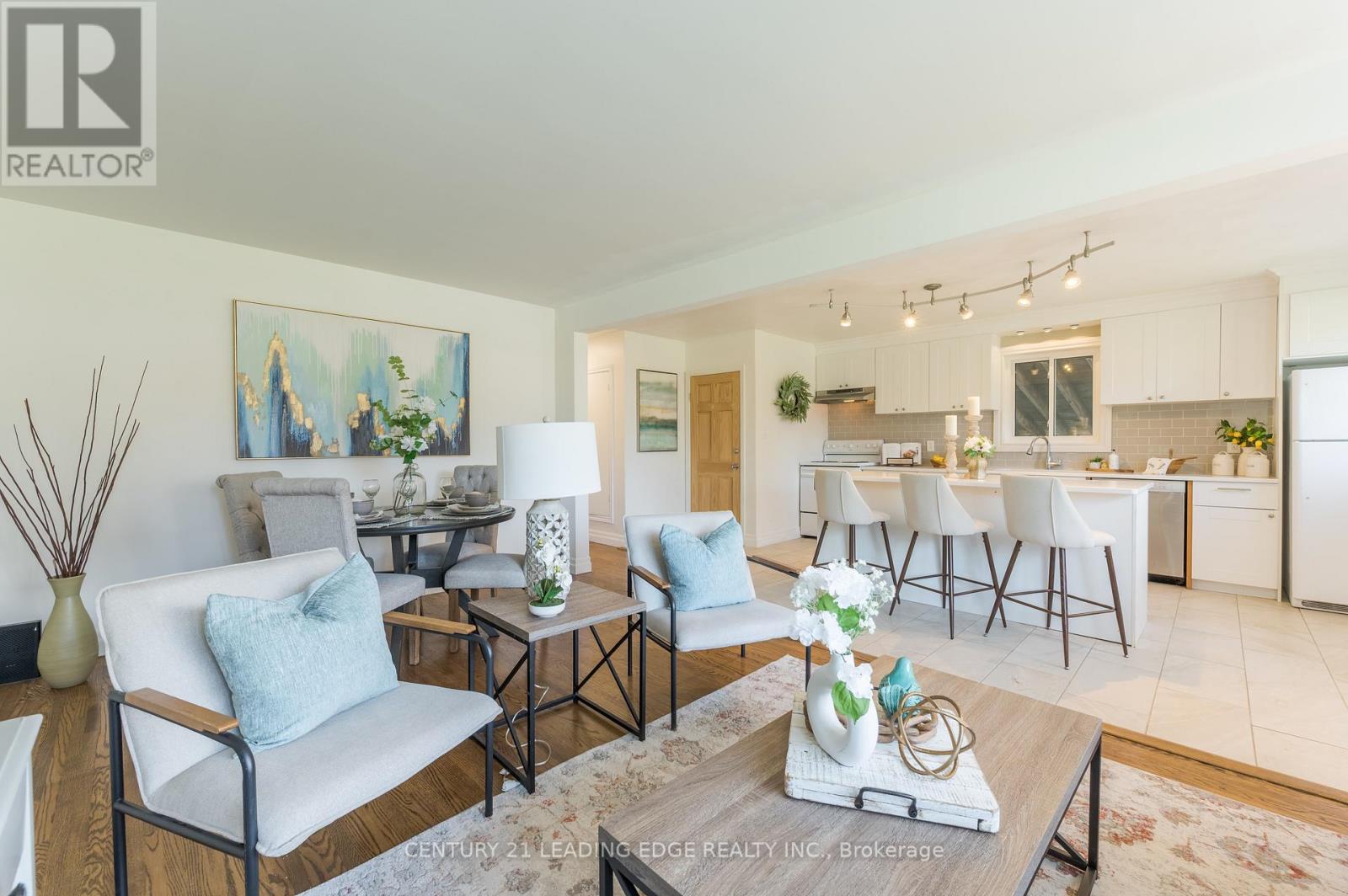 Upper - 18 Daleview Avenue, Peterborough (Monaghan Ward 2), Ontario  K9J 1L5 - Photo 14 - X12564774