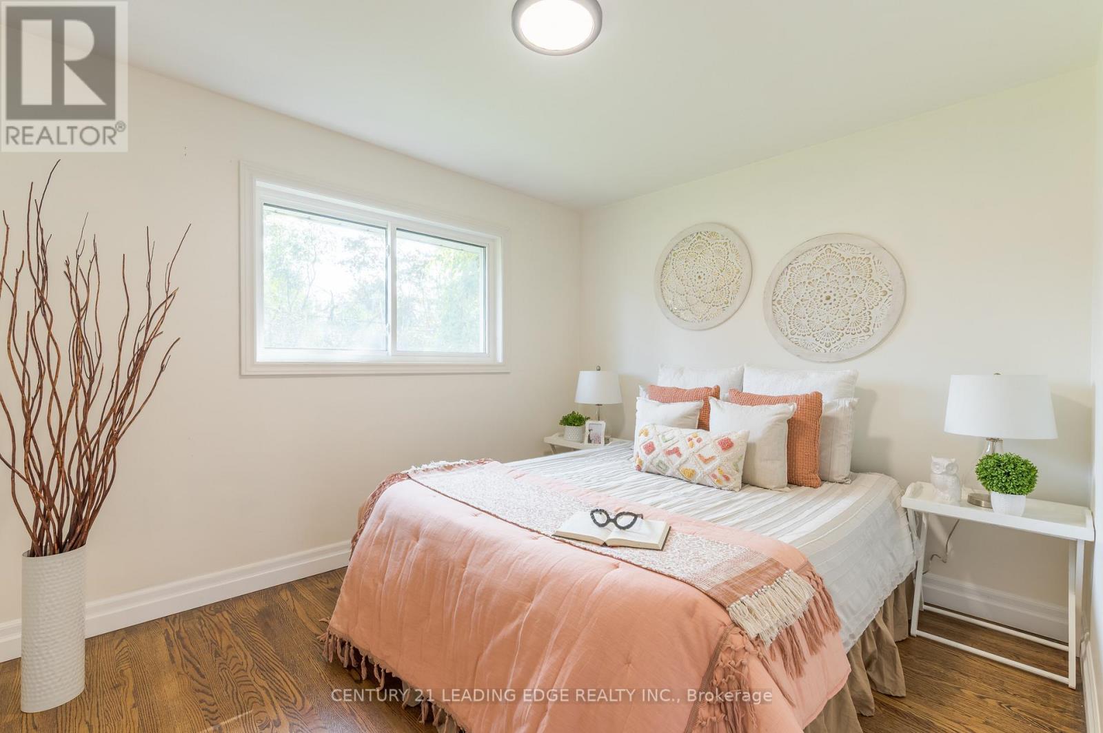 Upper - 18 Daleview Avenue, Peterborough (Monaghan Ward 2), Ontario  K9J 1L5 - Photo 20 - X12564774