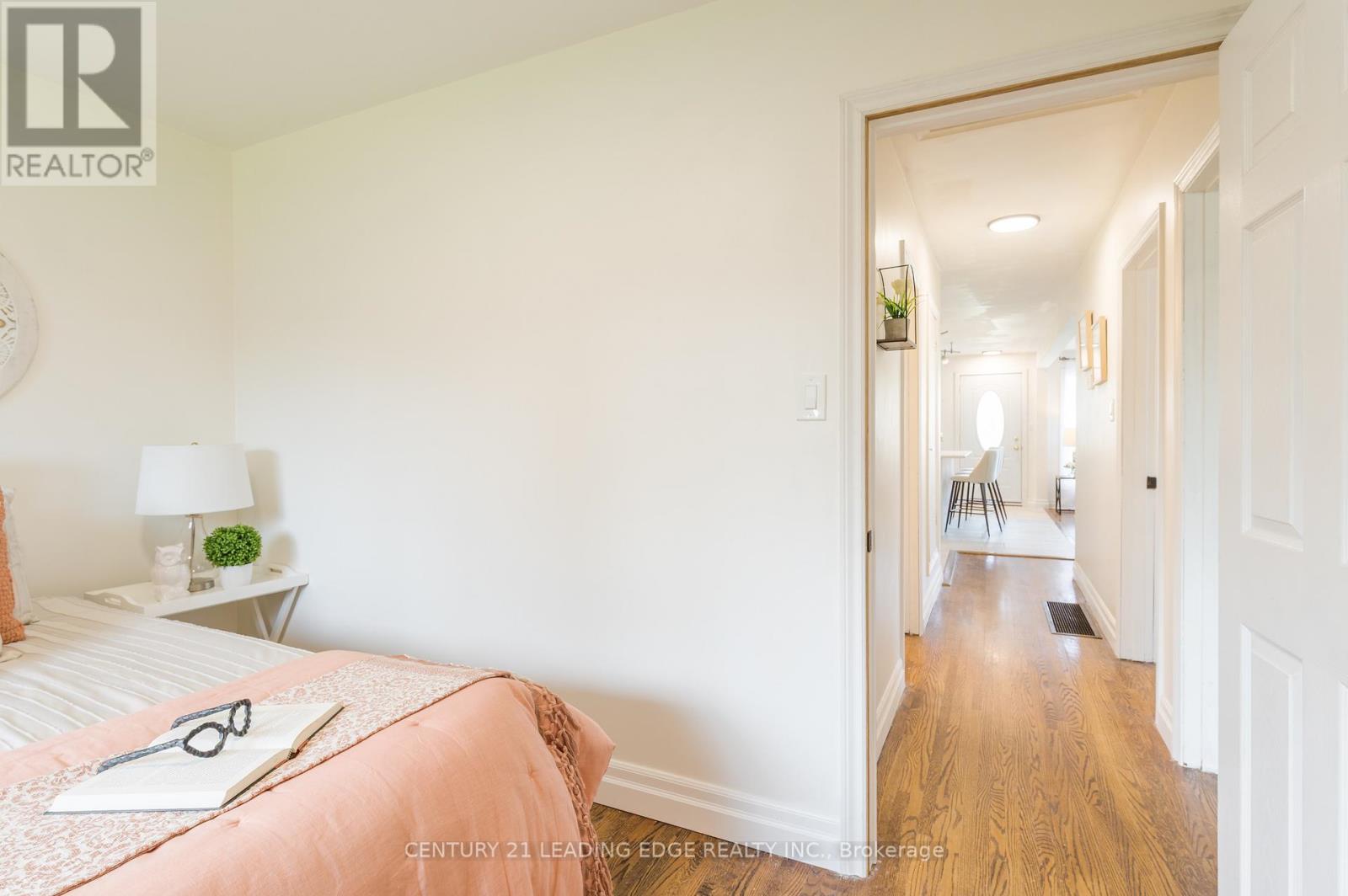 Upper - 18 Daleview Avenue, Peterborough (Monaghan Ward 2), Ontario  K9J 1L5 - Photo 21 - X12564774