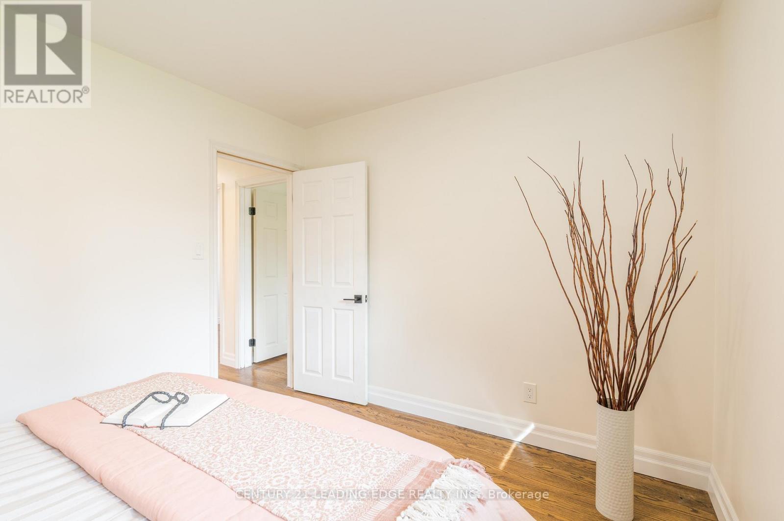 Upper - 18 Daleview Avenue, Peterborough (Monaghan Ward 2), Ontario  K9J 1L5 - Photo 22 - X12564774