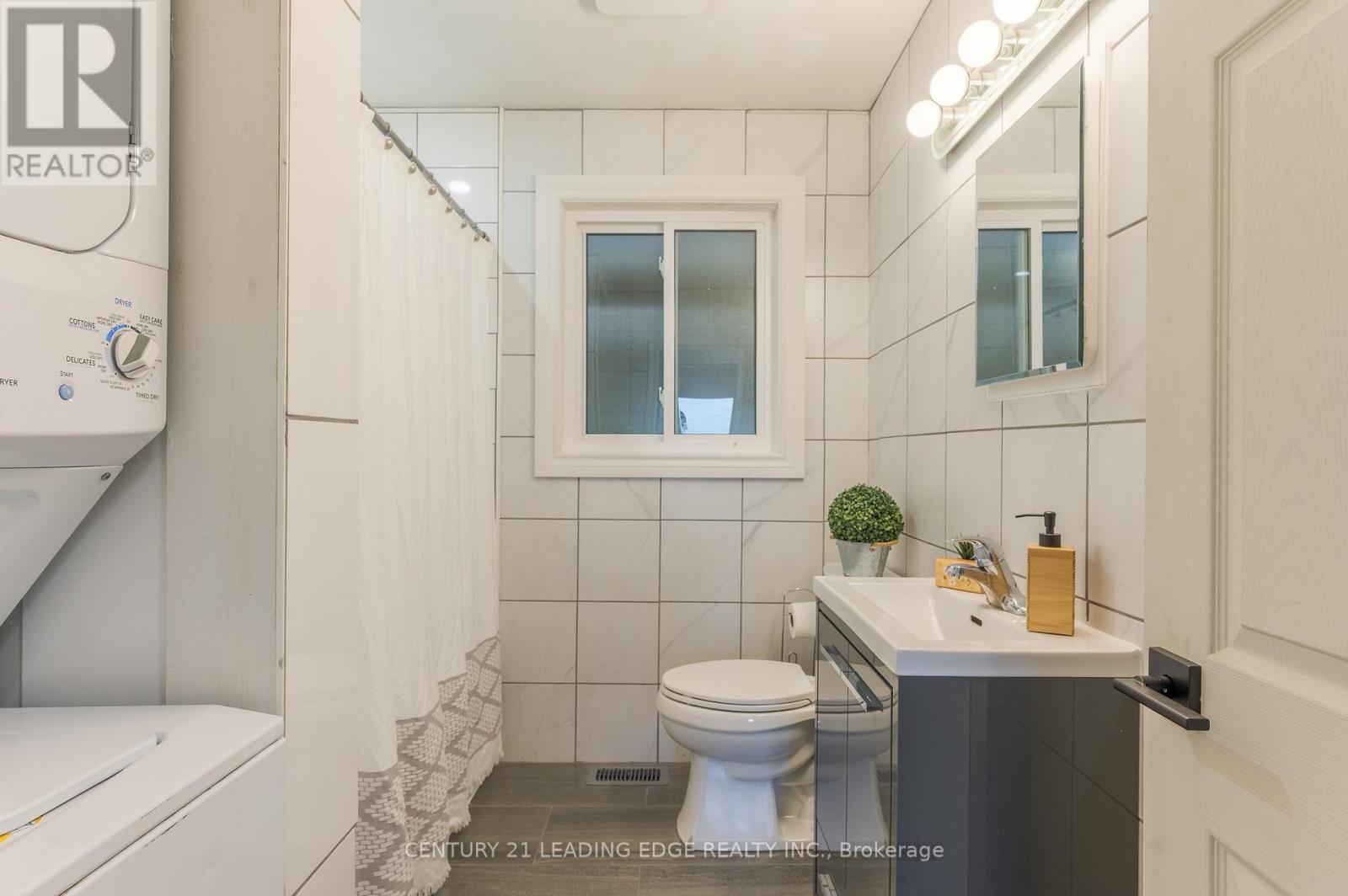 Upper - 18 Daleview Avenue, Peterborough (Monaghan Ward 2), Ontario  K9J 1L5 - Photo 25 - X12564774