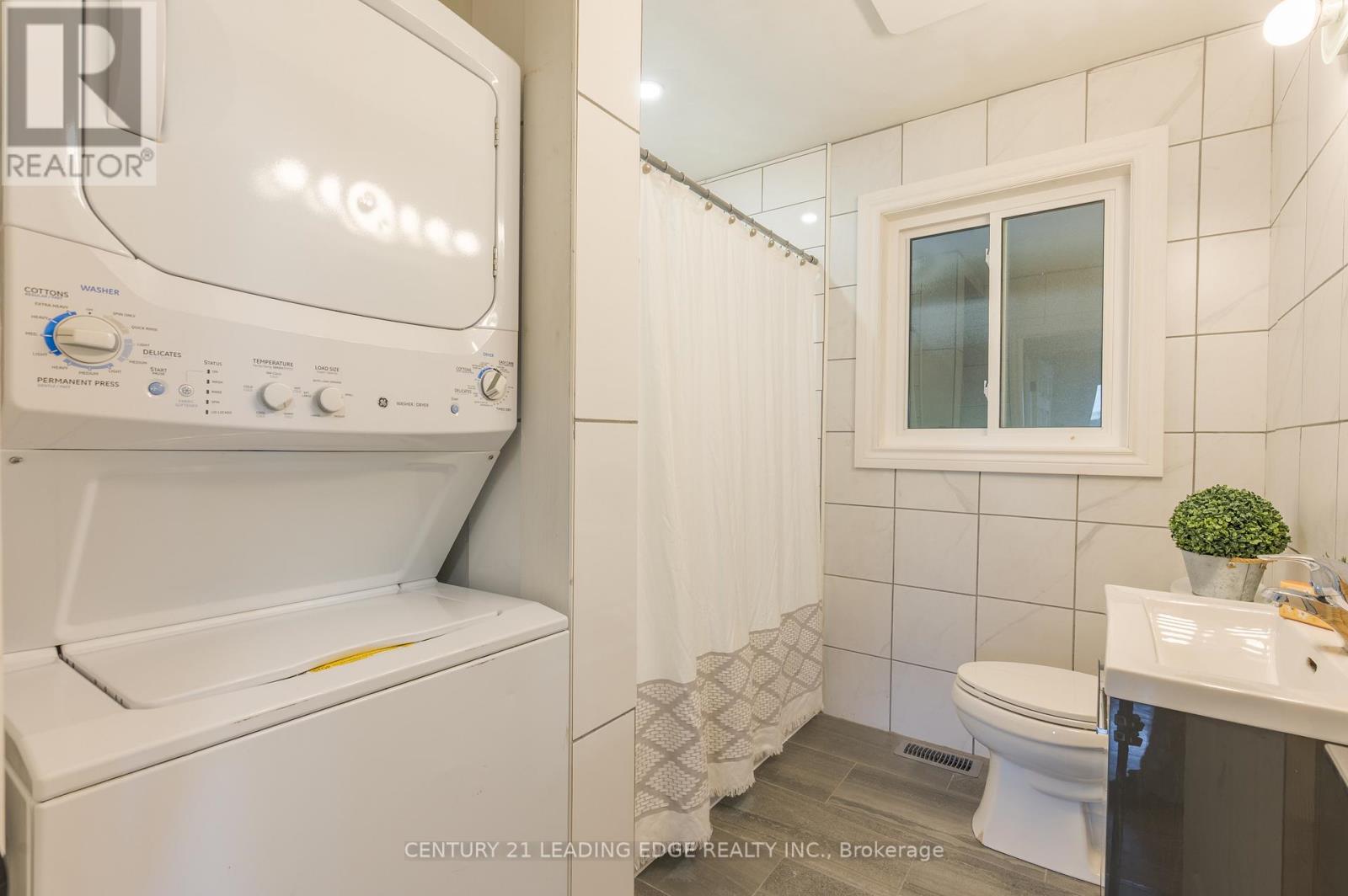 Upper - 18 Daleview Avenue, Peterborough (Monaghan Ward 2), Ontario  K9J 1L5 - Photo 26 - X12564774