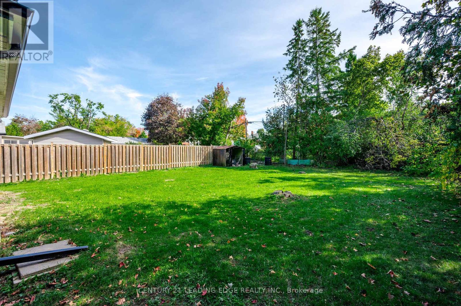 Upper - 18 Daleview Avenue, Peterborough (Monaghan Ward 2), Ontario  K9J 1L5 - Photo 28 - X12564774