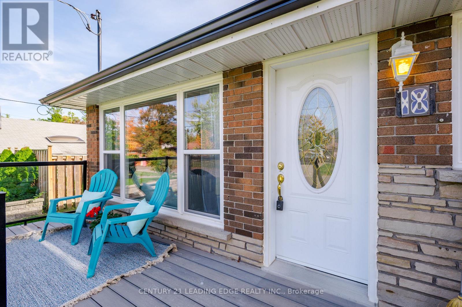 Upper - 18 Daleview Avenue, Peterborough (Monaghan Ward 2), Ontario  K9J 1L5 - Photo 4 - X12564774