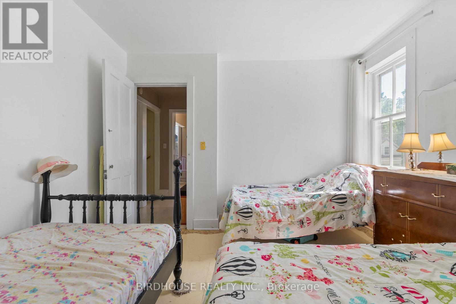 70 Ridout Street, Kawartha Lakes (Lindsay), Ontario  K9V 2B8 - Photo 18 - X12565910