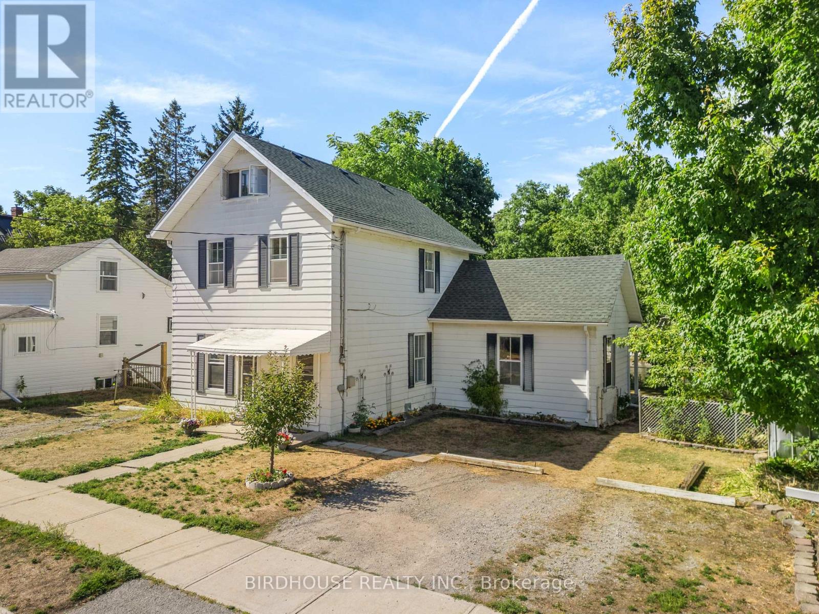 70 Ridout Street, Kawartha Lakes (Lindsay), Ontario  K9V 2B8 - Photo 2 - X12565910