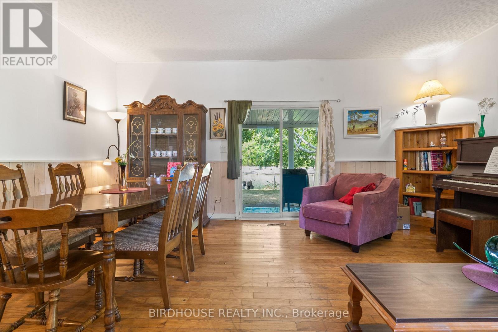 70 Ridout Street, Kawartha Lakes (Lindsay), Ontario  K9V 2B8 - Photo 6 - X12565910