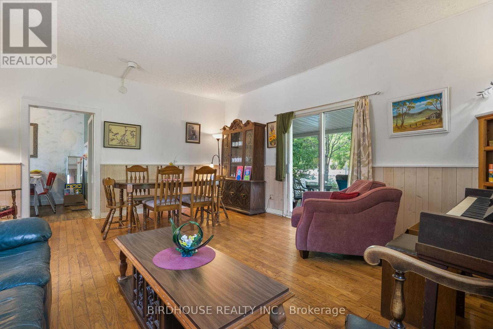 70 Ridout Street, Kawartha Lakes (Lindsay), Ontario  K9V 2B8 - Photo 8 - X12565910