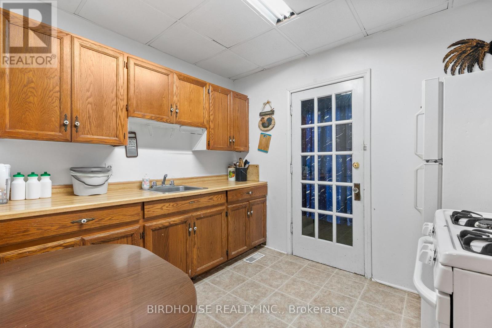 70 Ridout Street, Kawartha Lakes (Lindsay), Ontario  K9V 2B8 - Photo 9 - X12565910