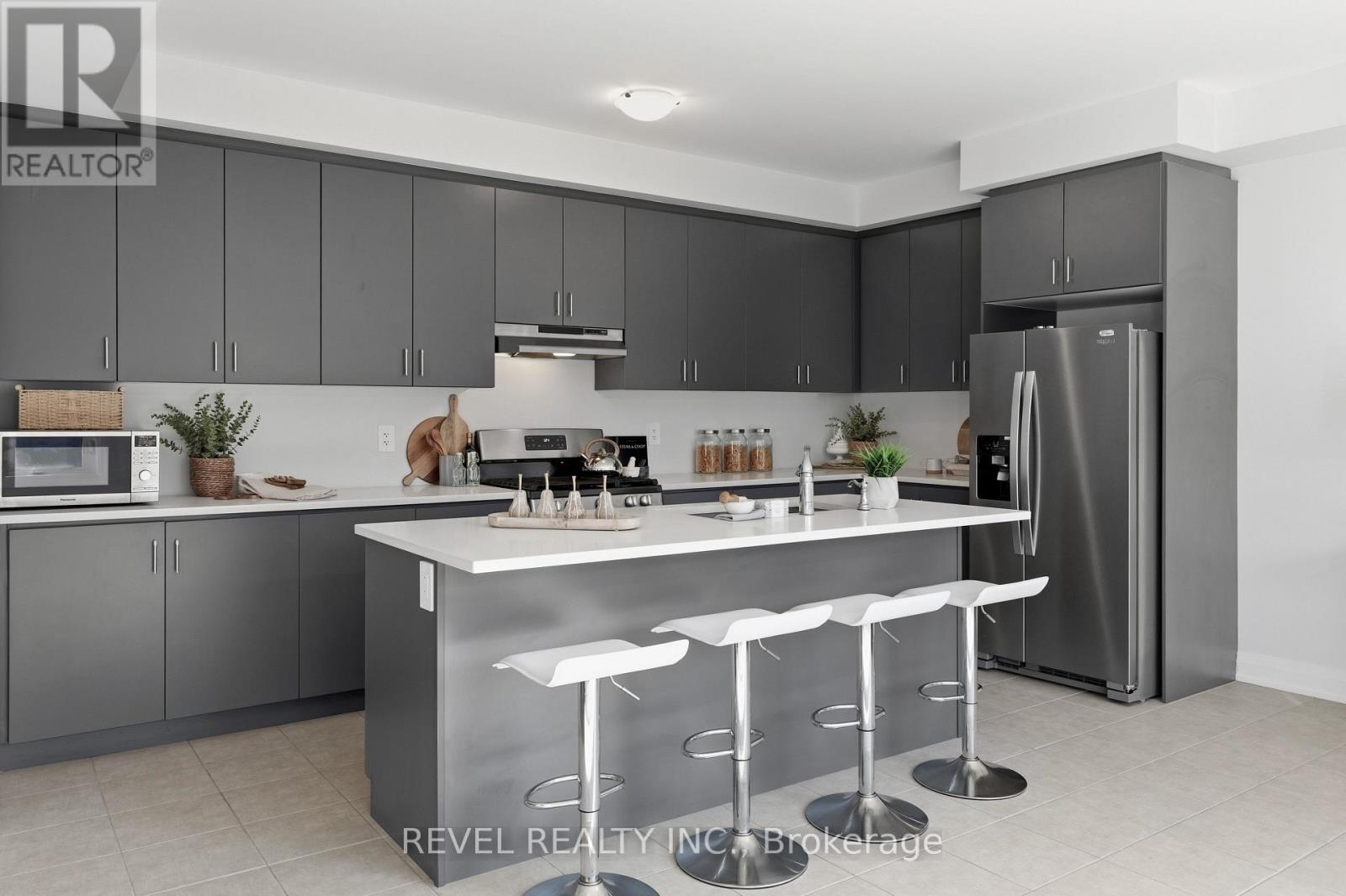 13 Corley Street, Kawartha Lakes (Lindsay), Ontario  K9V 6K2 - Photo 13 - X12566016