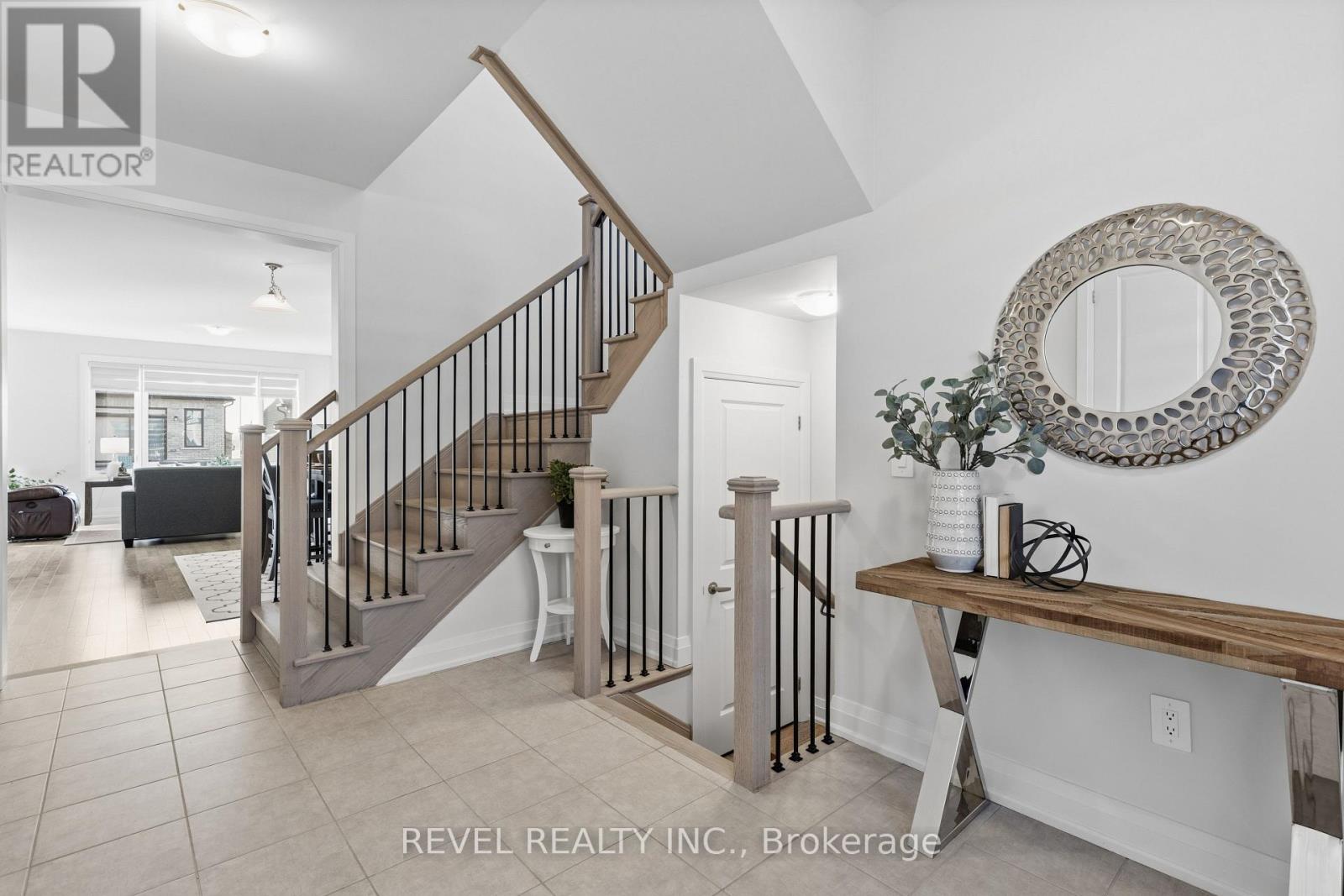 13 Corley Street, Kawartha Lakes (Lindsay), Ontario  K9V 6K2 - Photo 6 - X12566016