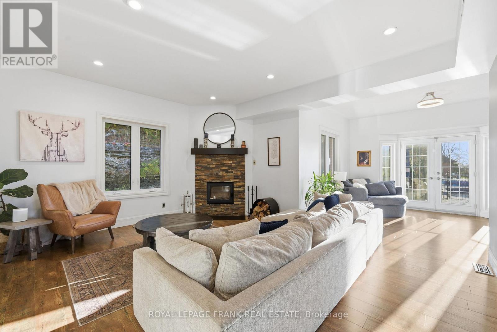 300 Snug Harbour Road, Kawartha Lakes (Fenelon), Ontario  K9V 4R6 - Photo 11 - X12566630