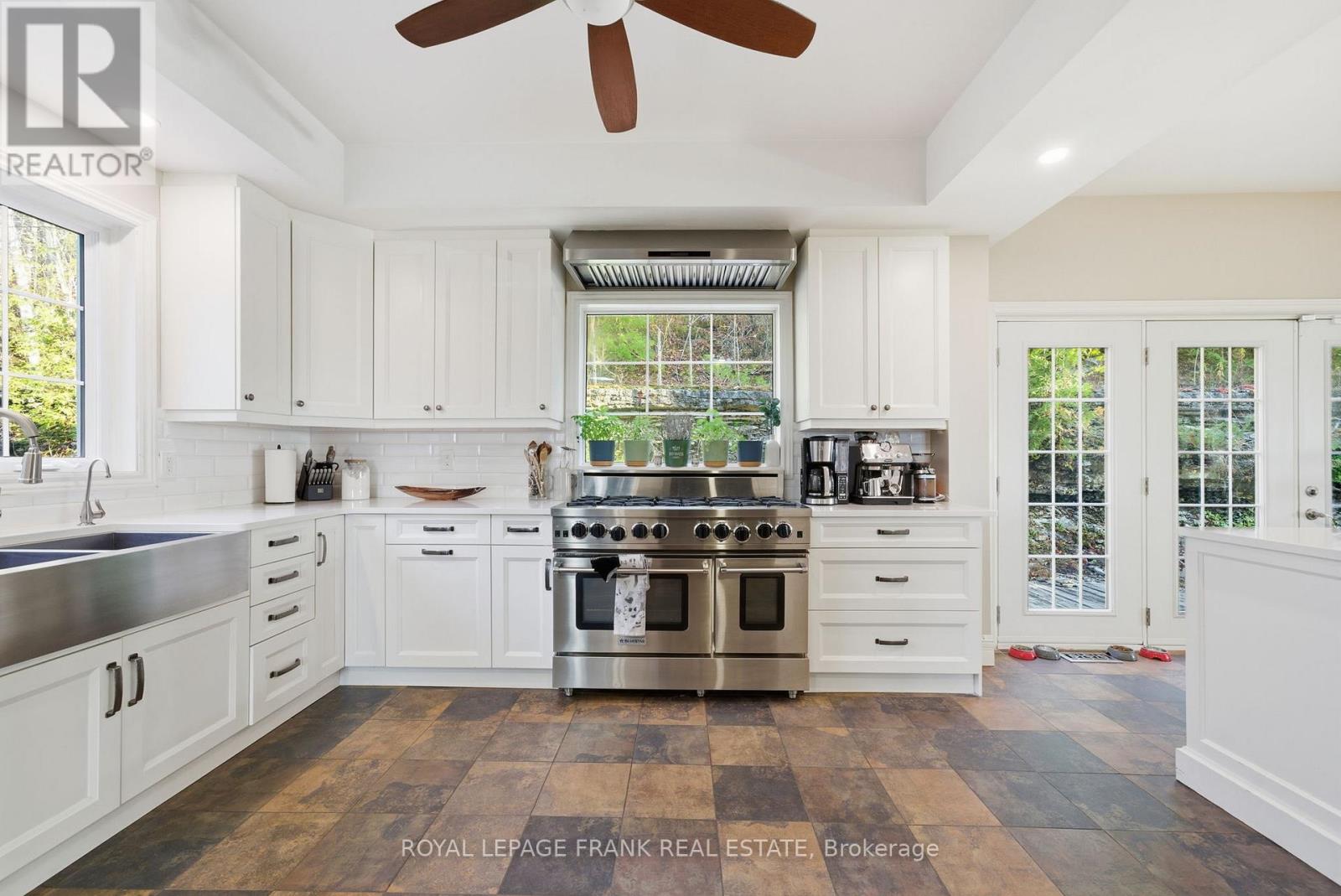 300 Snug Harbour Road, Kawartha Lakes (Fenelon), Ontario  K9V 4R6 - Photo 20 - X12566630