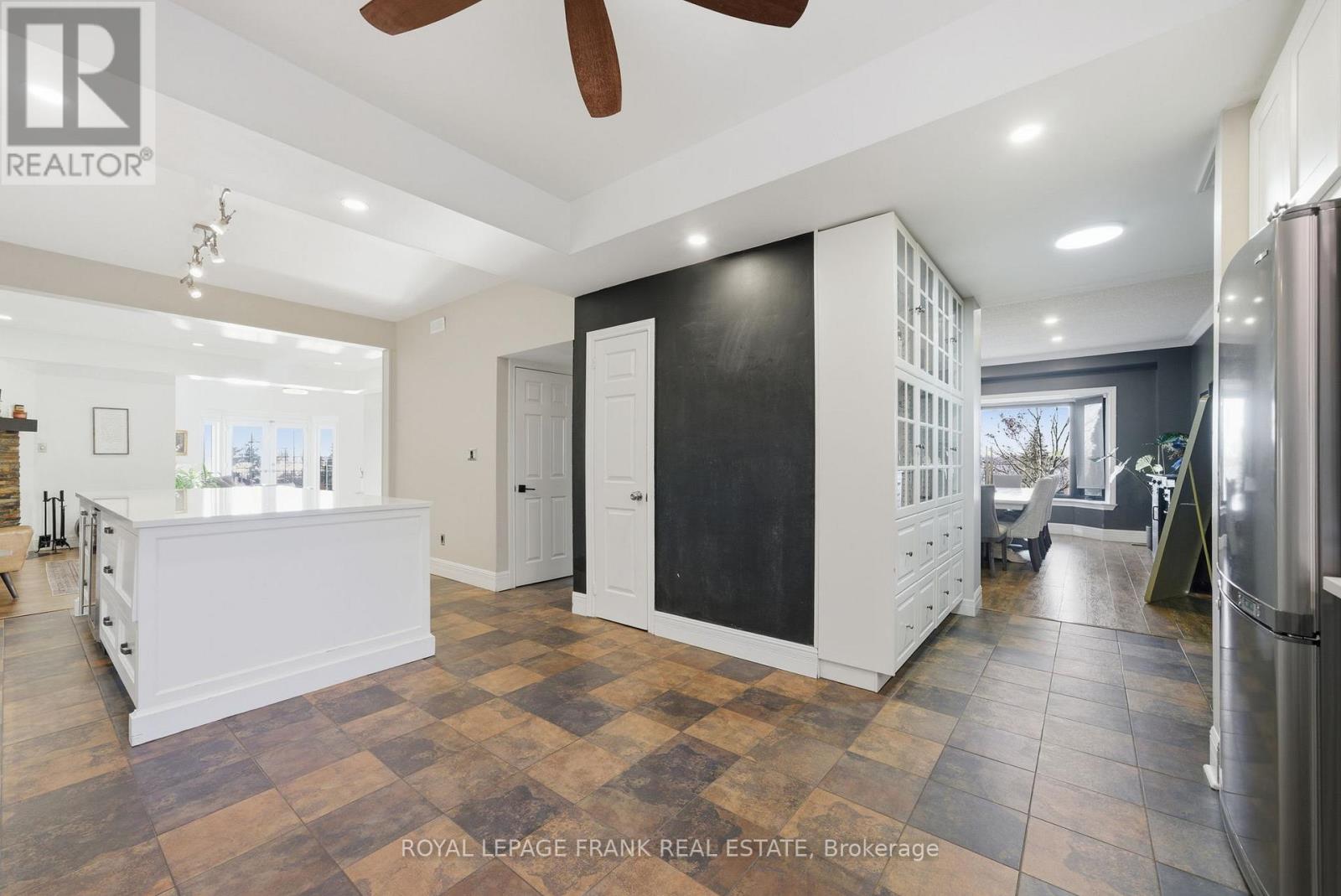 300 Snug Harbour Road, Kawartha Lakes (Fenelon), Ontario  K9V 4R6 - Photo 22 - X12566630