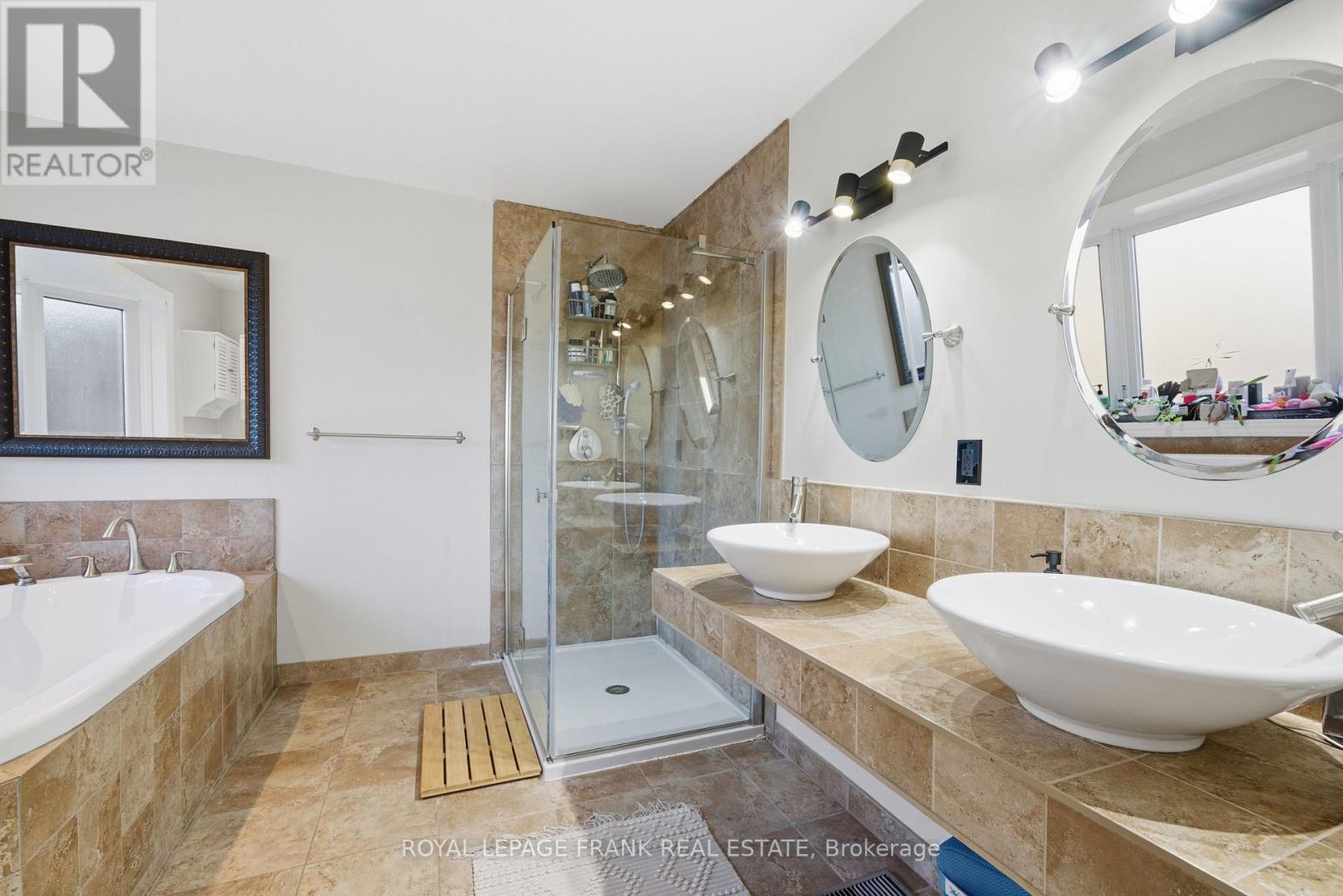 300 Snug Harbour Road, Kawartha Lakes (Fenelon), Ontario  K9V 4R6 - Photo 31 - X12566630