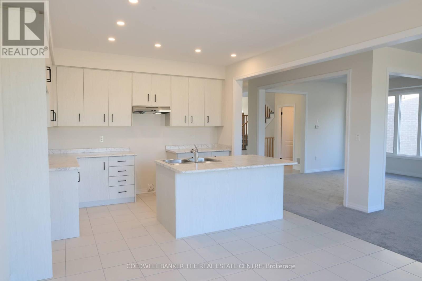 6 Fisher Road, Kawartha Lakes (Lindsay), Ontario  K9V 0P9 - Photo 11 - X12566954