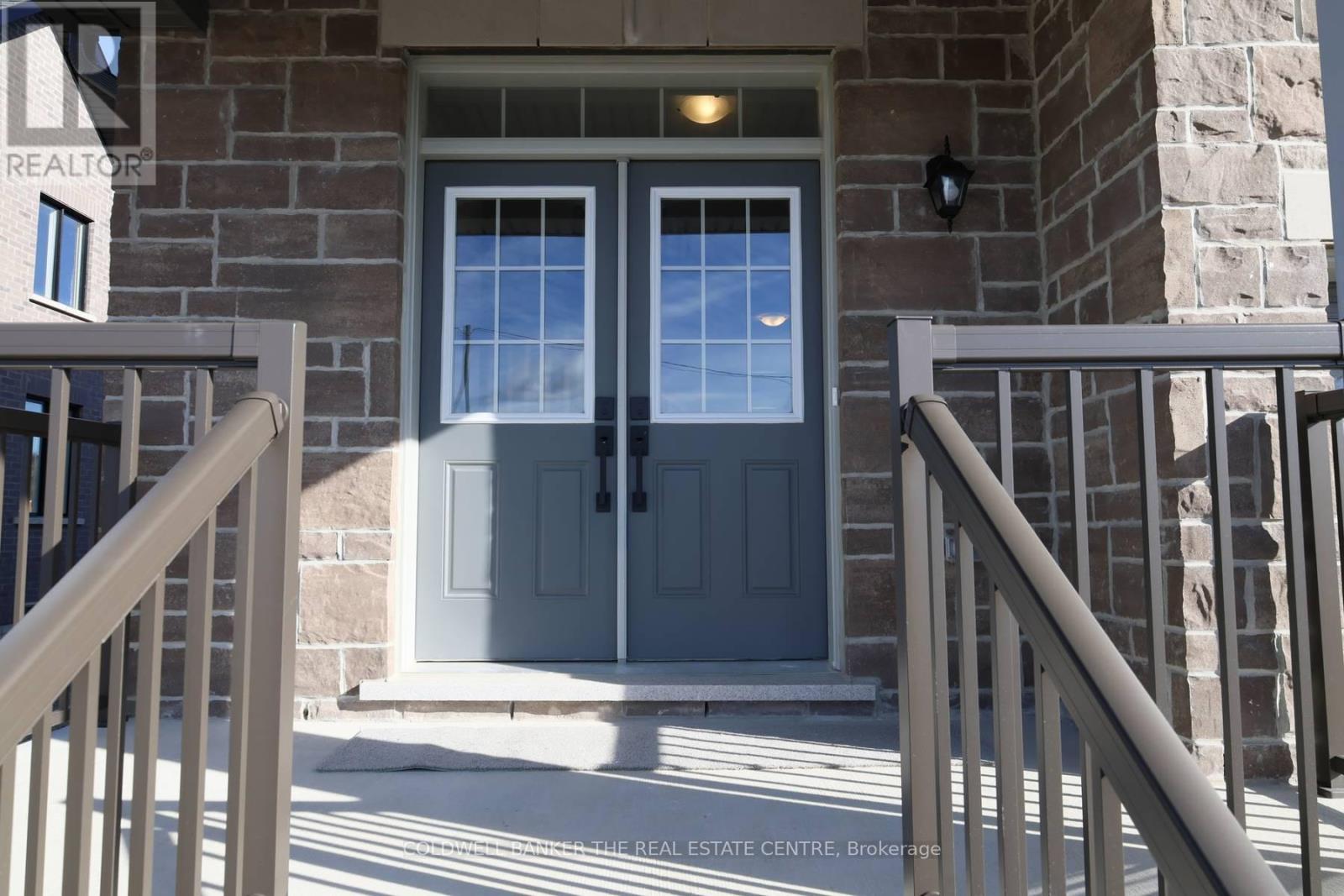 6 Fisher Road, Kawartha Lakes (Lindsay), Ontario  K9V 0P9 - Photo 2 - X12566954