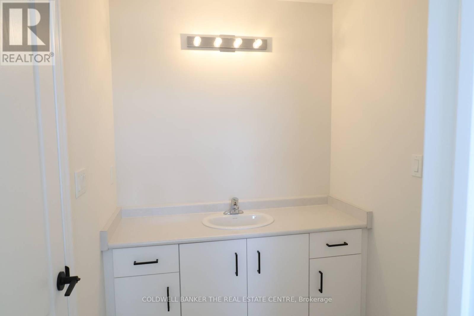 6 Fisher Road, Kawartha Lakes (Lindsay), Ontario  K9V 0P9 - Photo 27 - X12566954