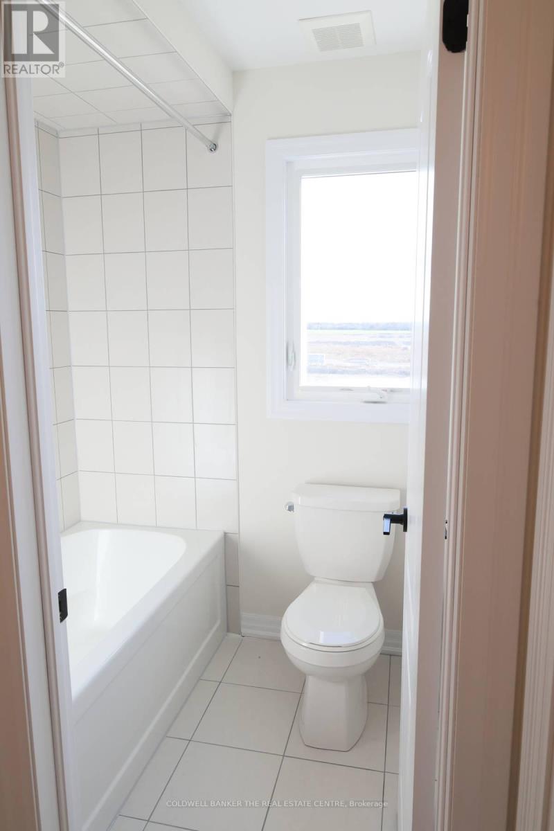 6 Fisher Road, Kawartha Lakes (Lindsay), Ontario  K9V 0P9 - Photo 28 - X12566954