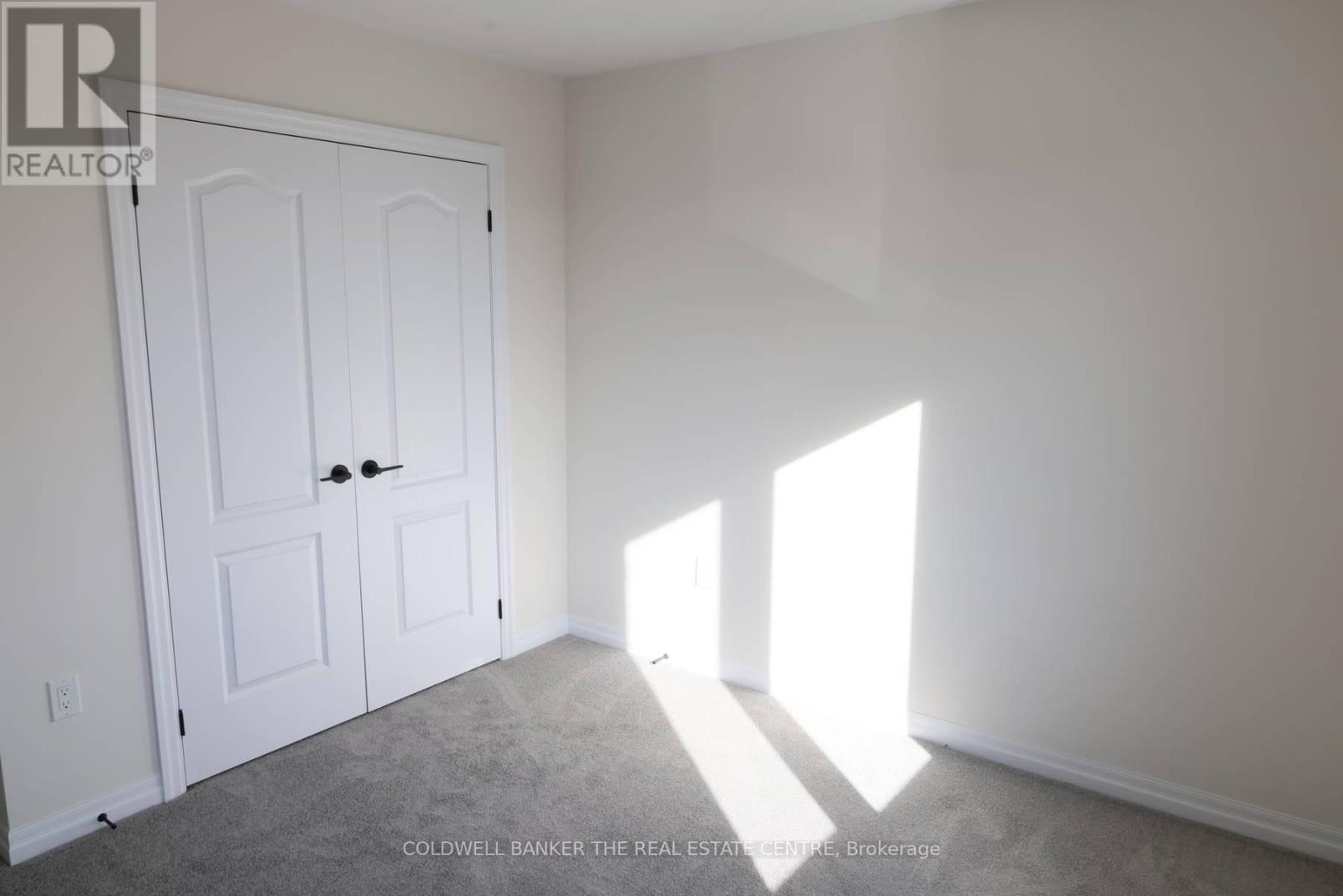 6 Fisher Road, Kawartha Lakes (Lindsay), Ontario  K9V 0P9 - Photo 30 - X12566954